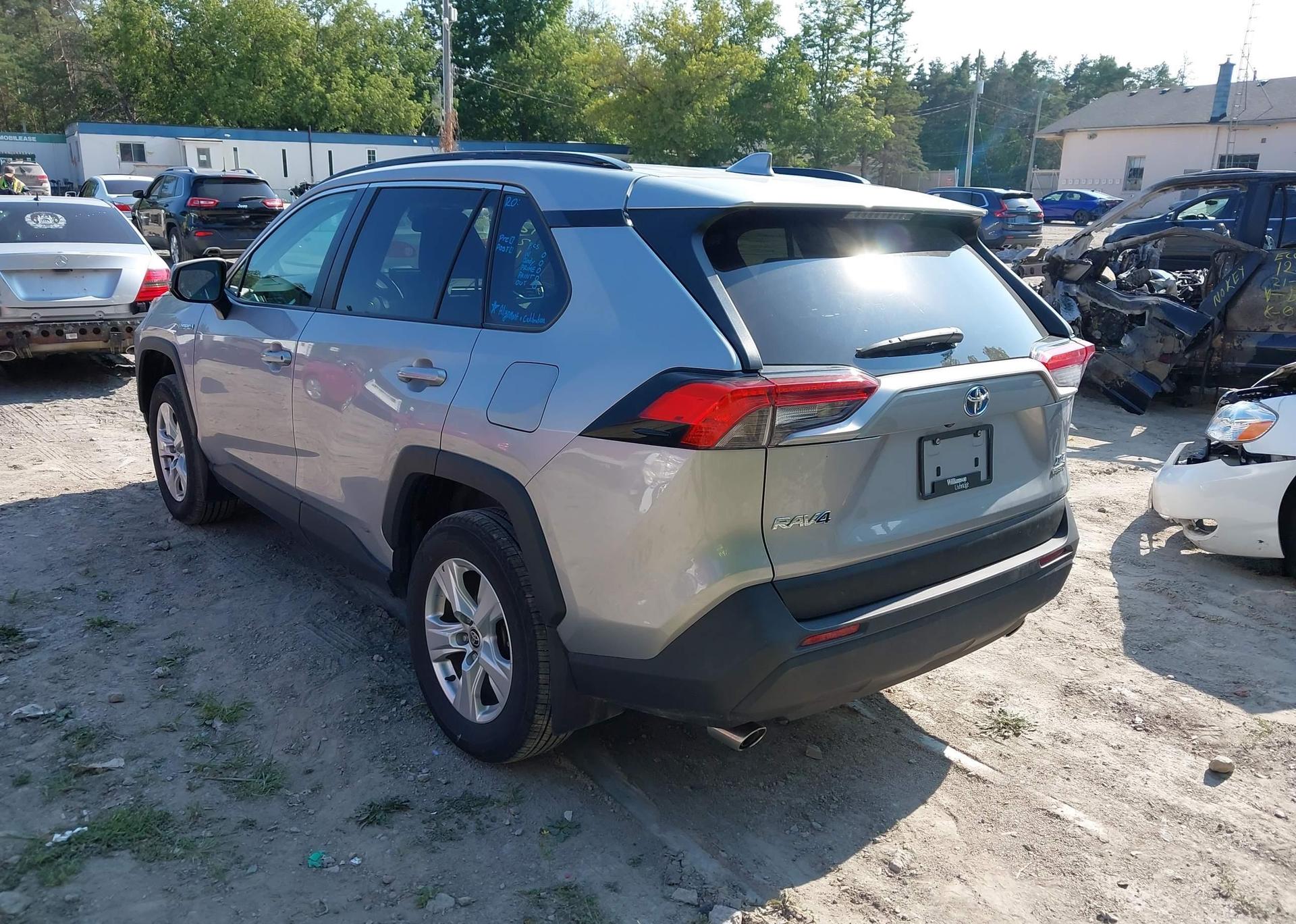 2021 TOYOTA RAV4 HYBRID XLE