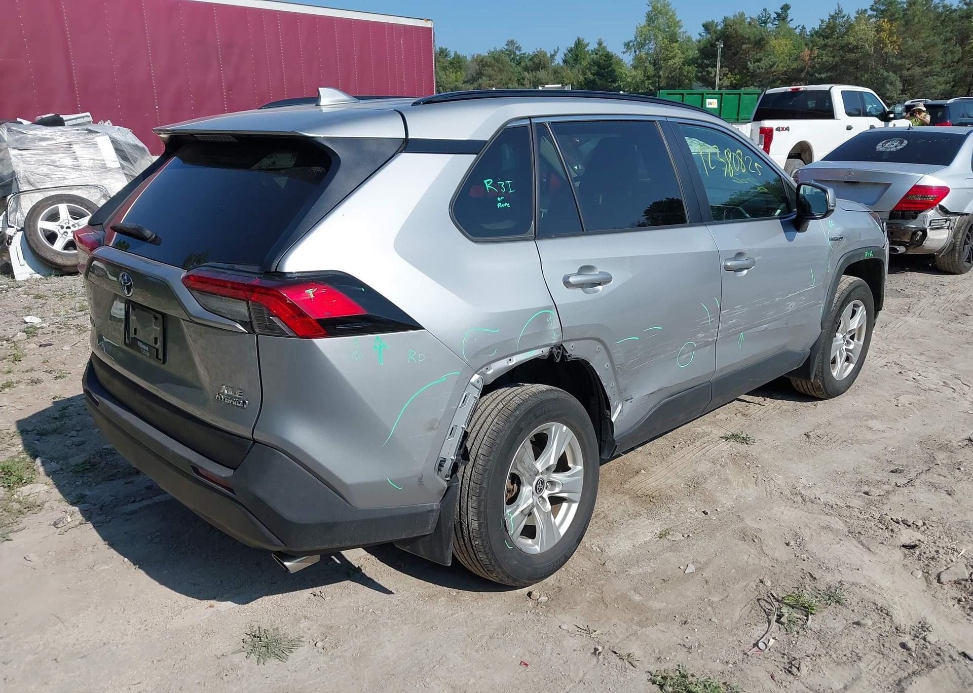 2021 TOYOTA RAV4 HYBRID XLE