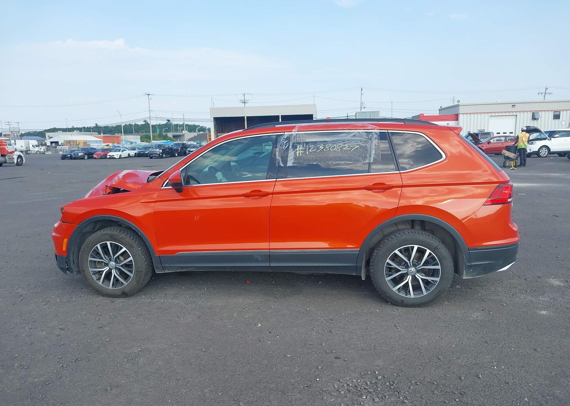 2020 VOLKSWAGEN TIGUAN SE