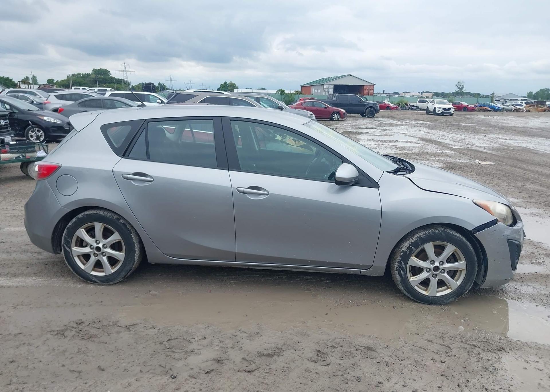 2011 MAZDA 3 I