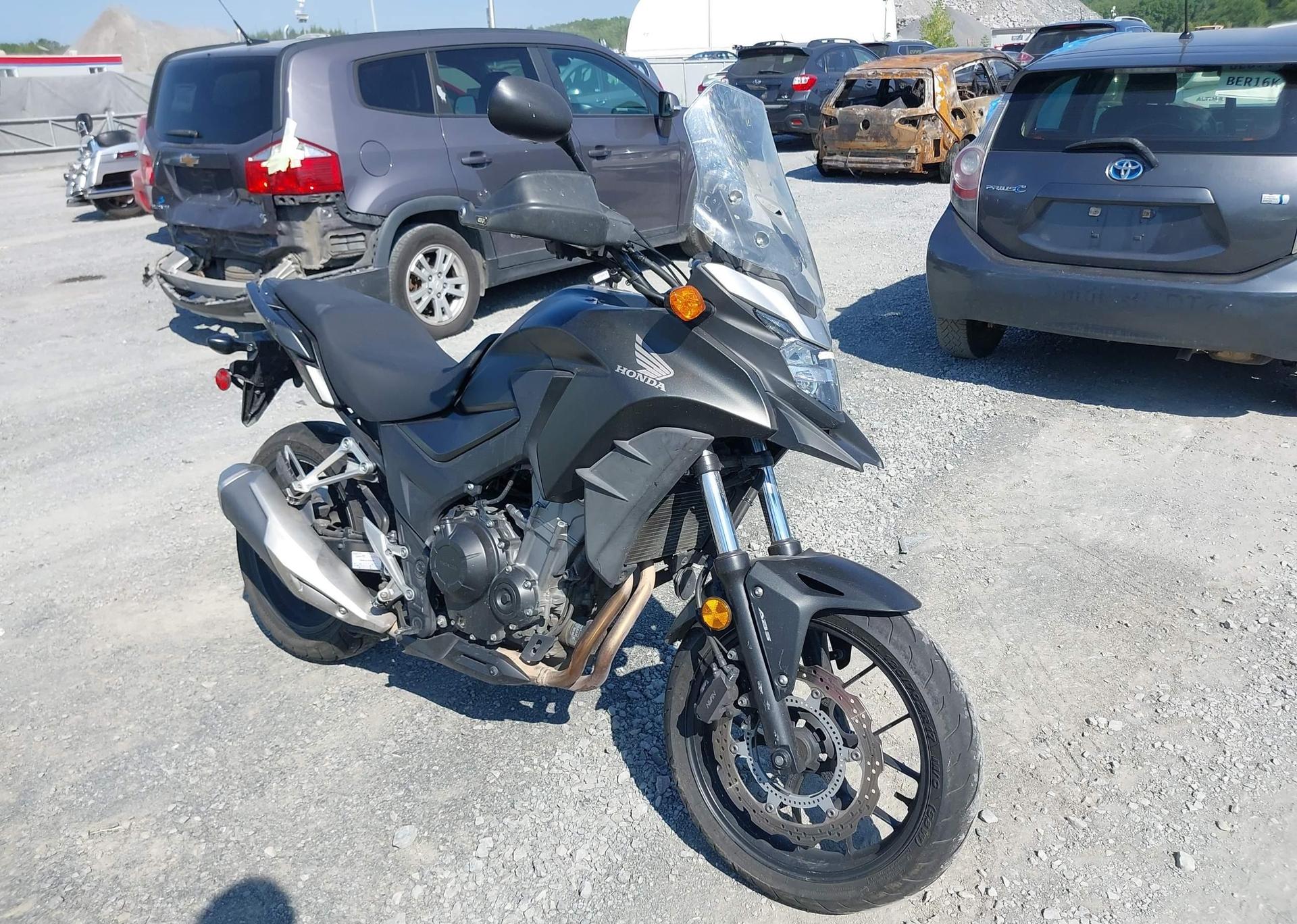 2017 HONDA CB500XA