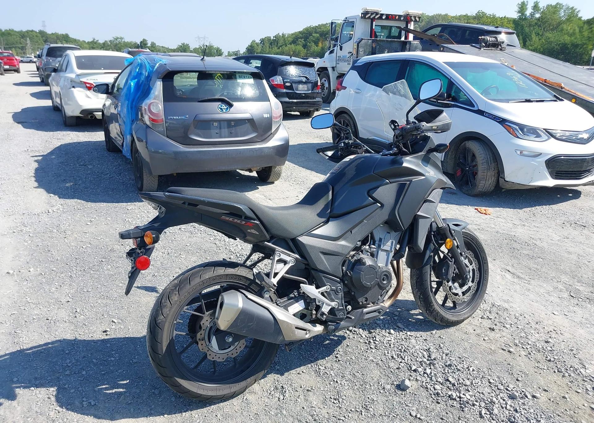 2017 HONDA CB500XA