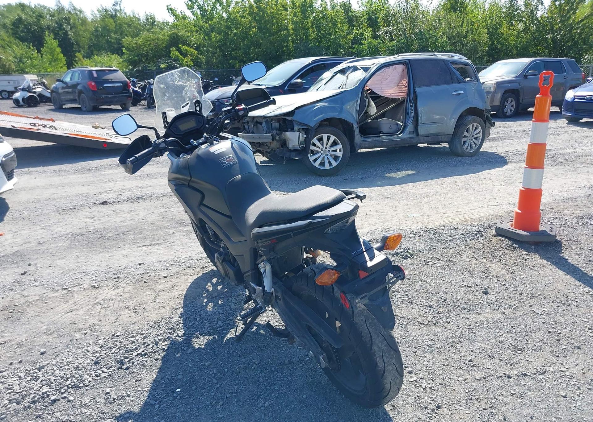 2017 HONDA CB500XA