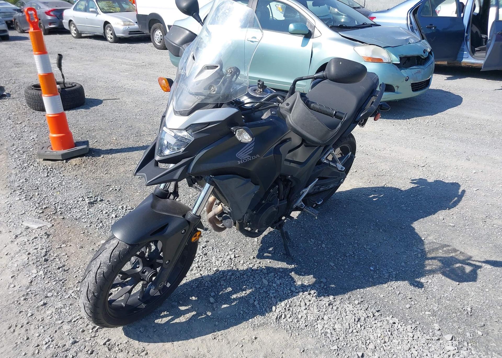 2017 HONDA CB500XA