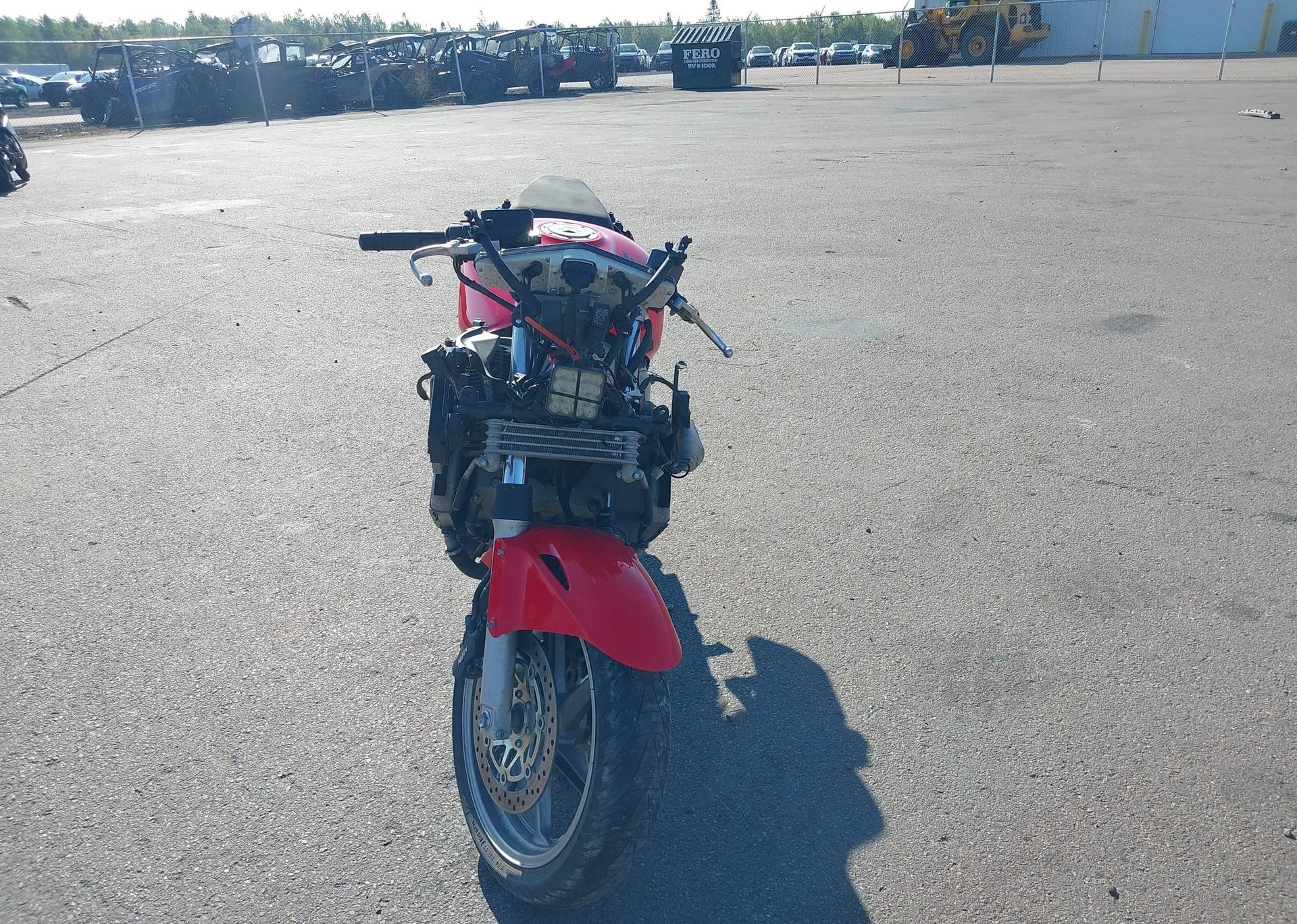 2005 HONDA VFR800