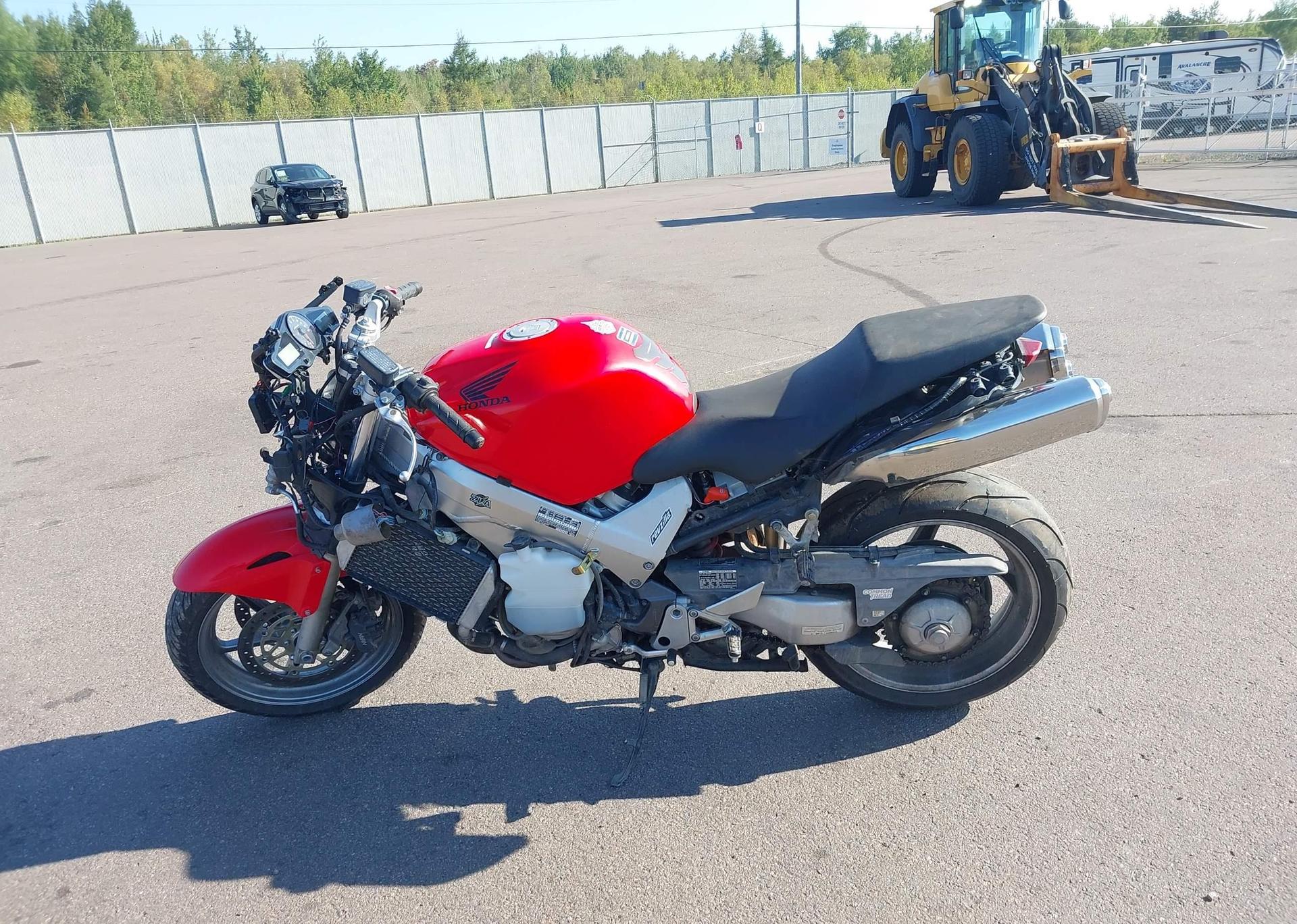 2005 HONDA VFR800
