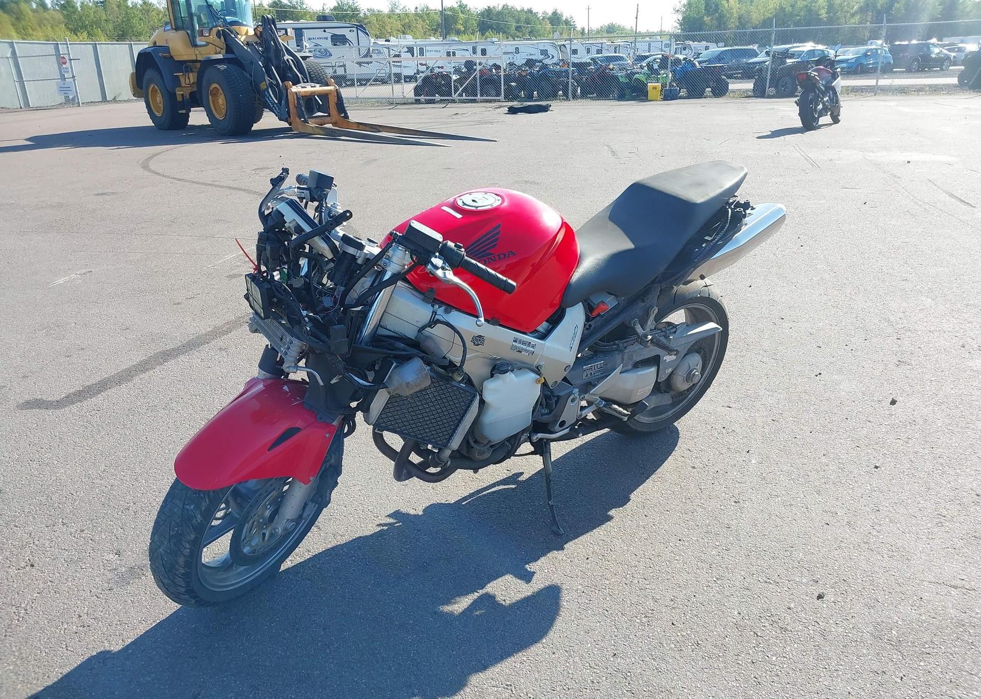 2005 HONDA VFR800