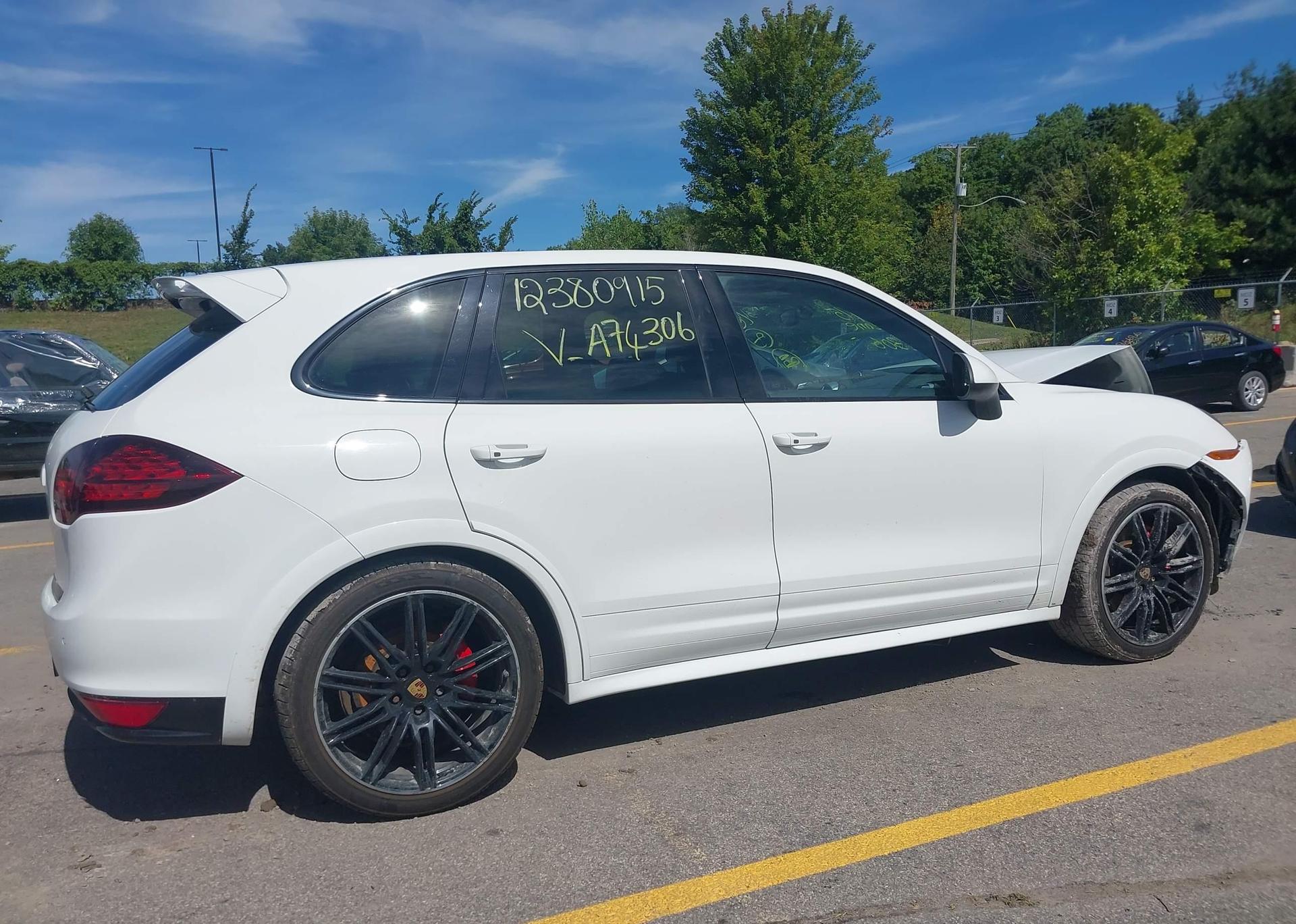 2013 PORSCHE CAYENNE GTS