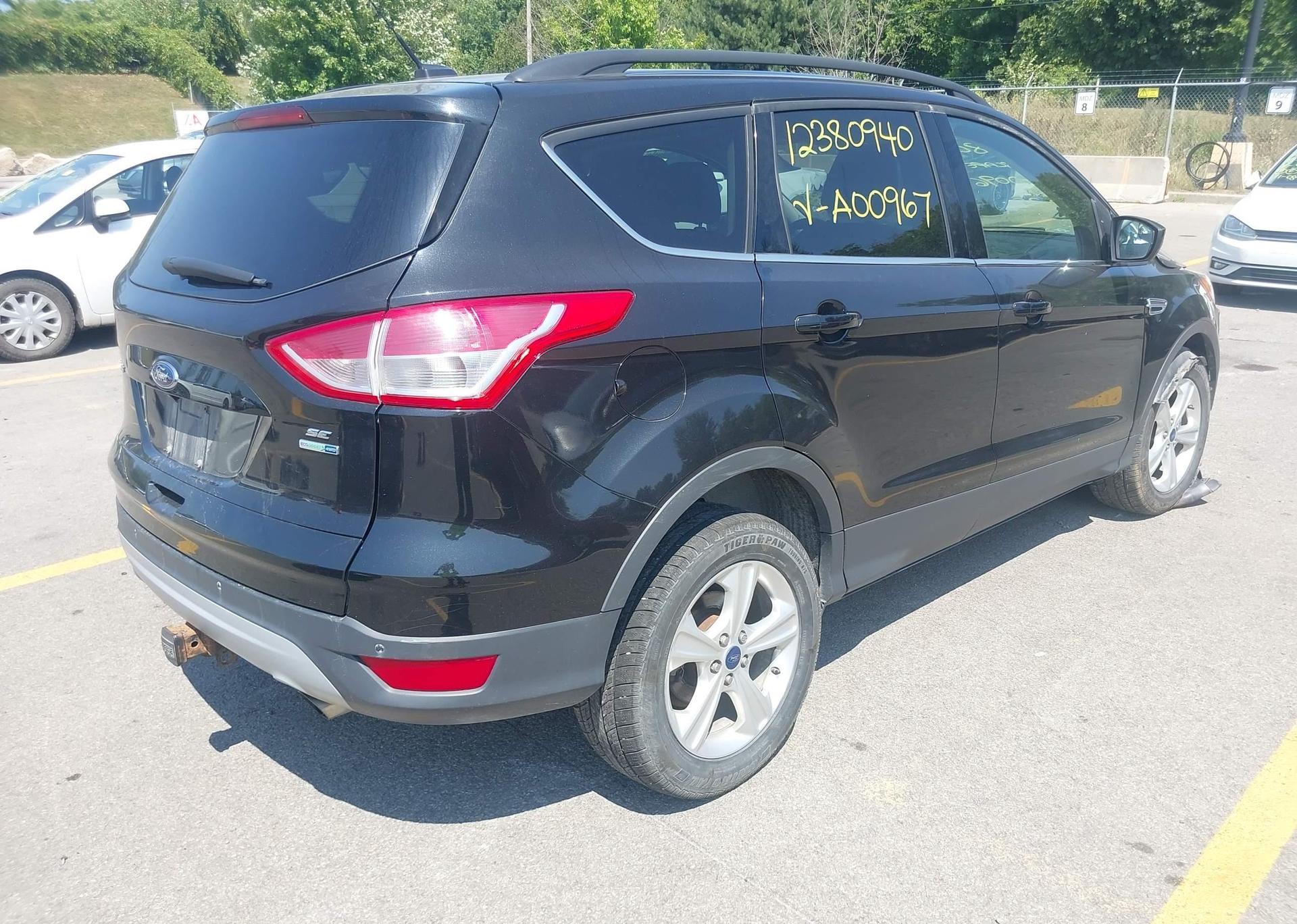 2015 FORD ESCAPE SE