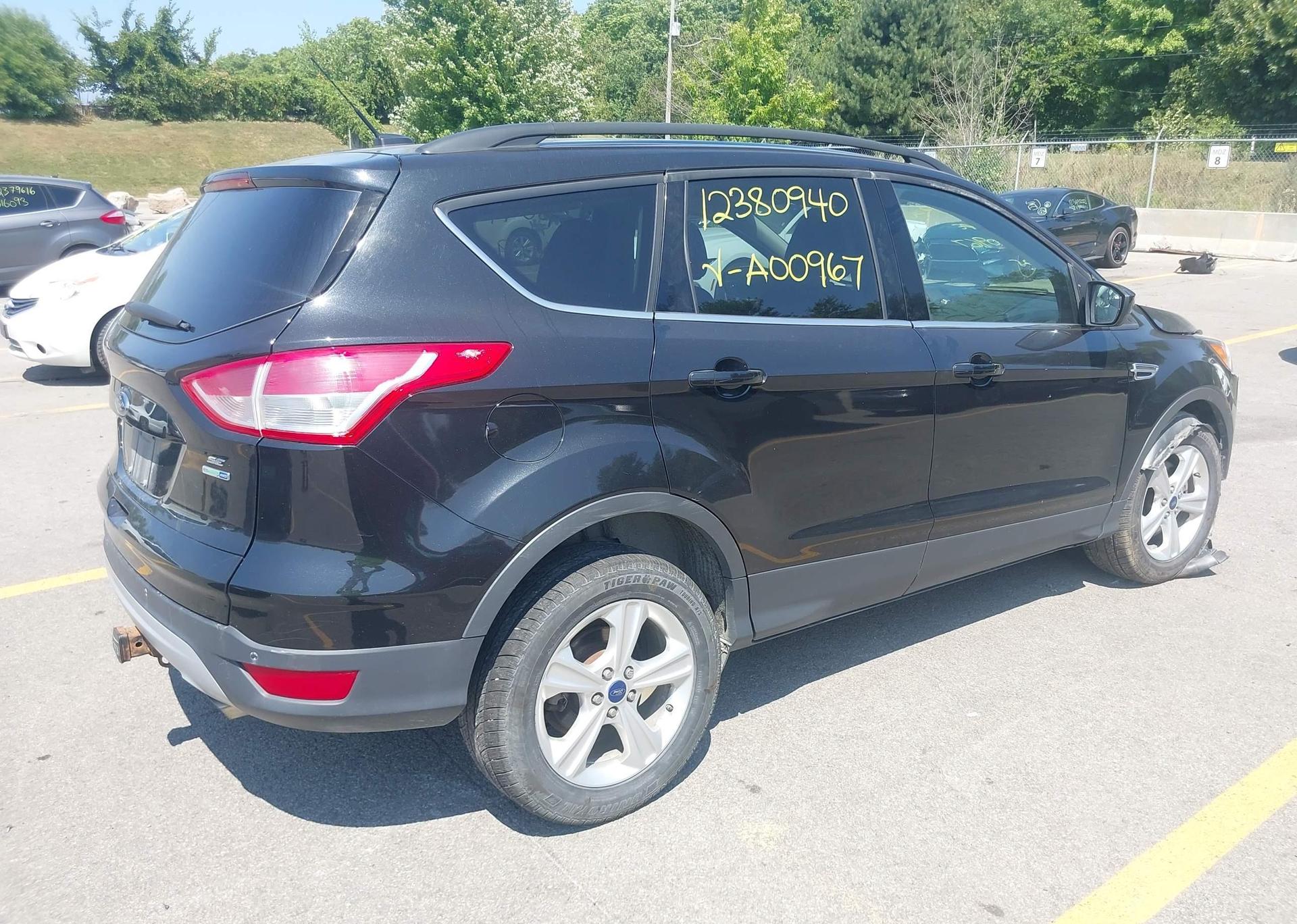 2015 FORD ESCAPE SE