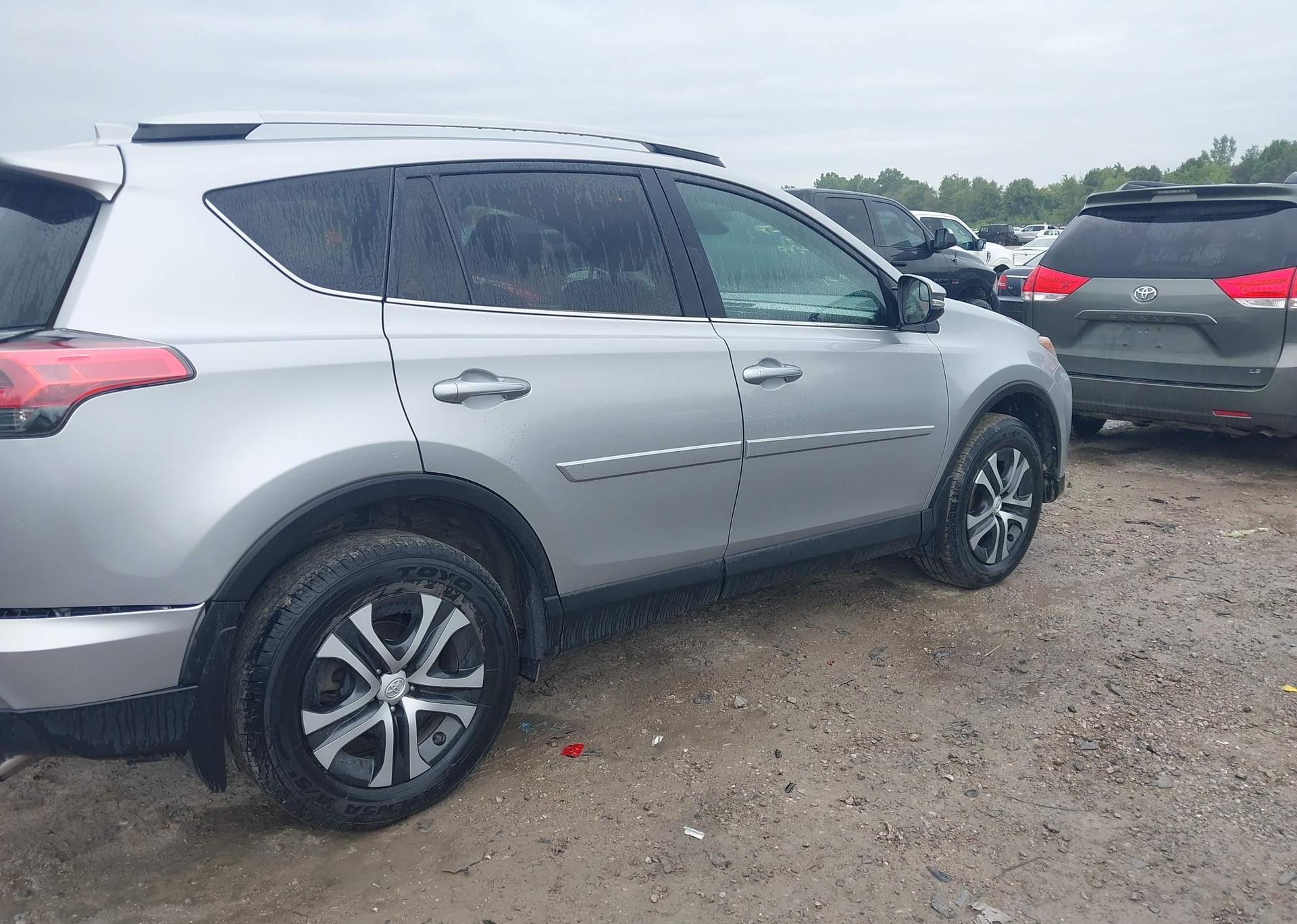 2017 TOYOTA RAV4 LE