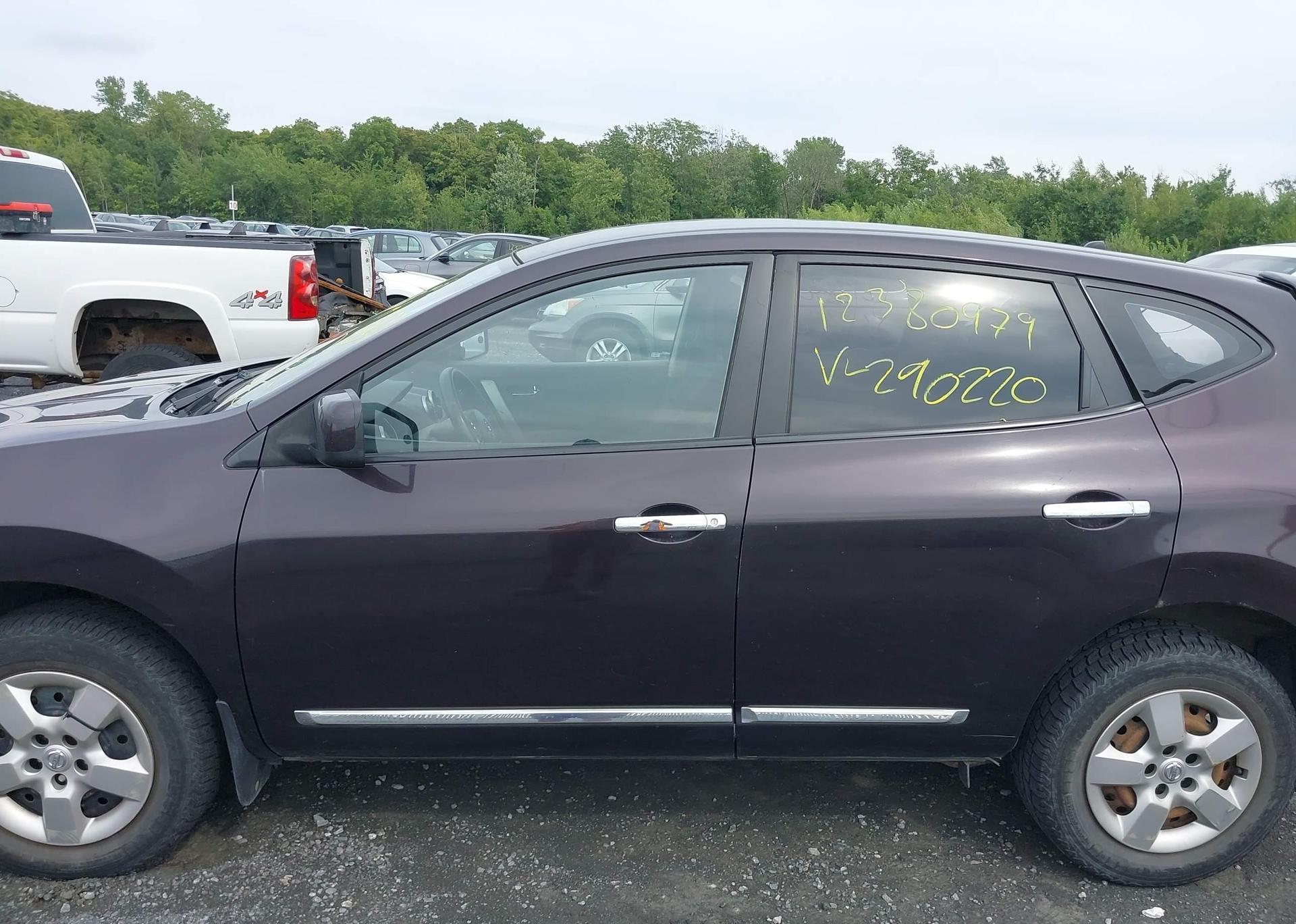 2012 NISSAN ROGUE S