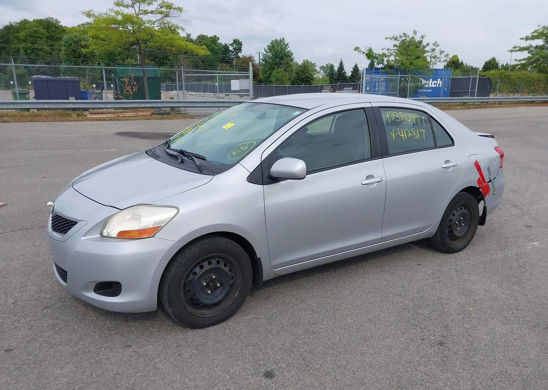 2011 TOYOTA YARIS