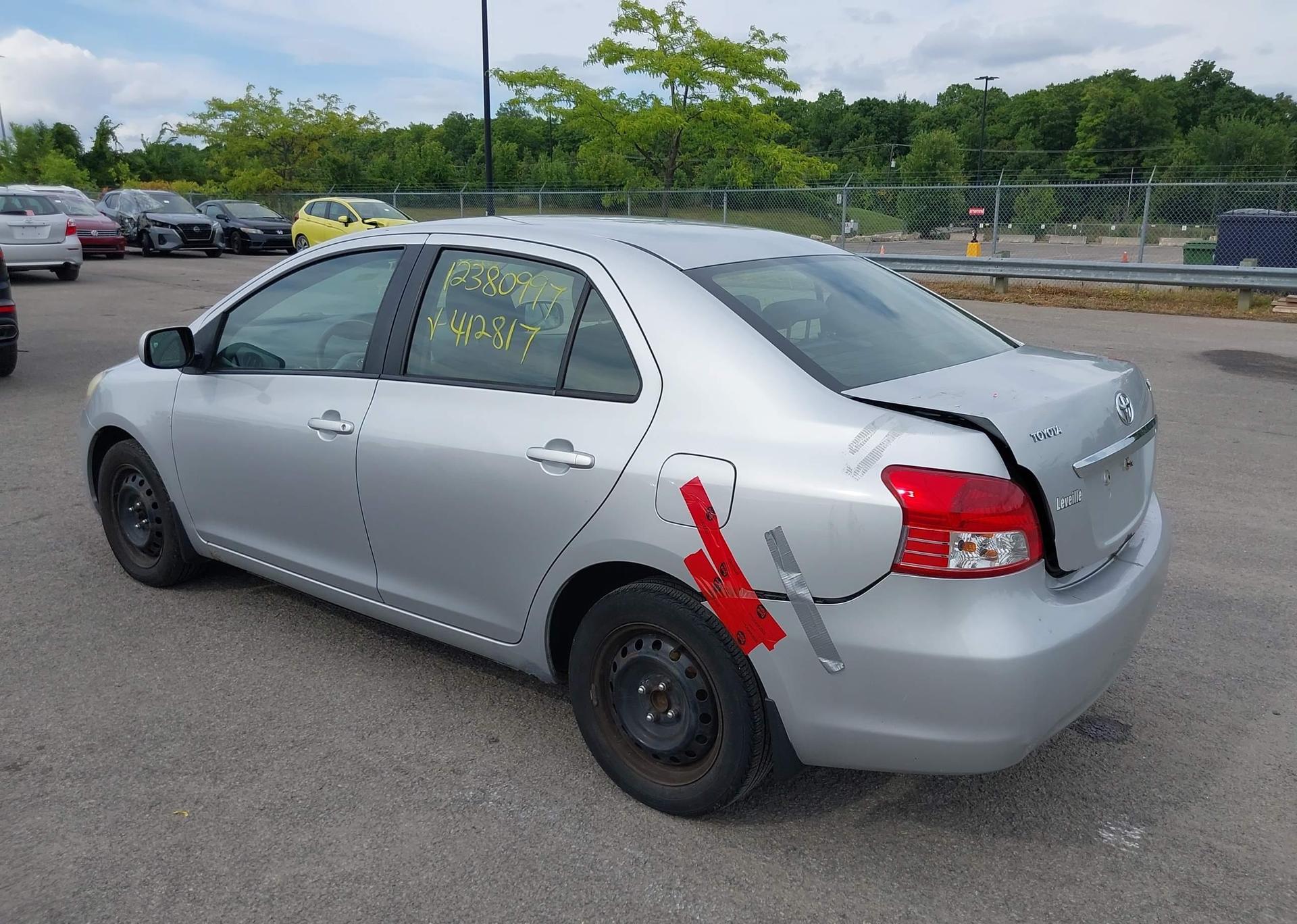 2011 TOYOTA YARIS