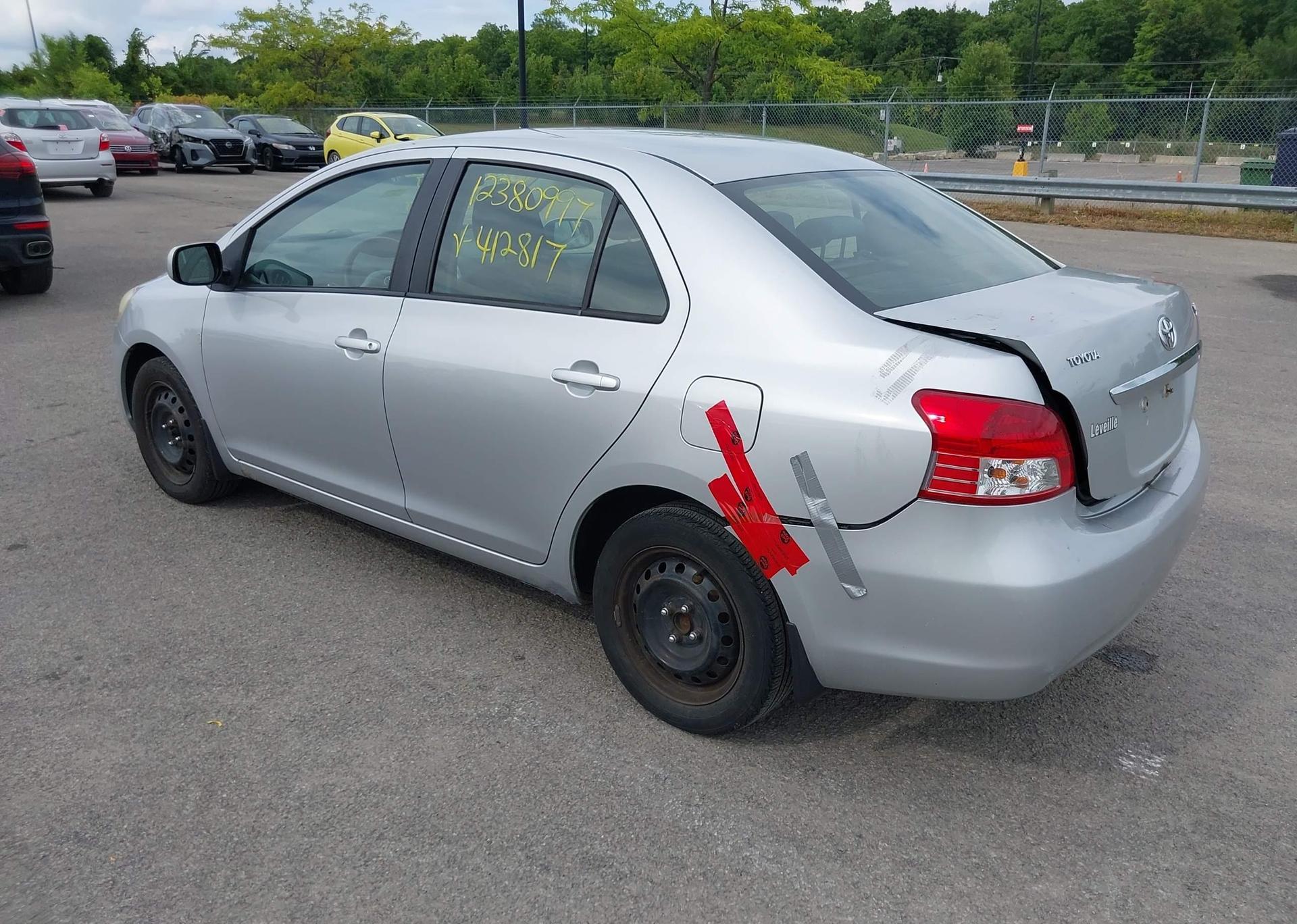 2011 TOYOTA YARIS