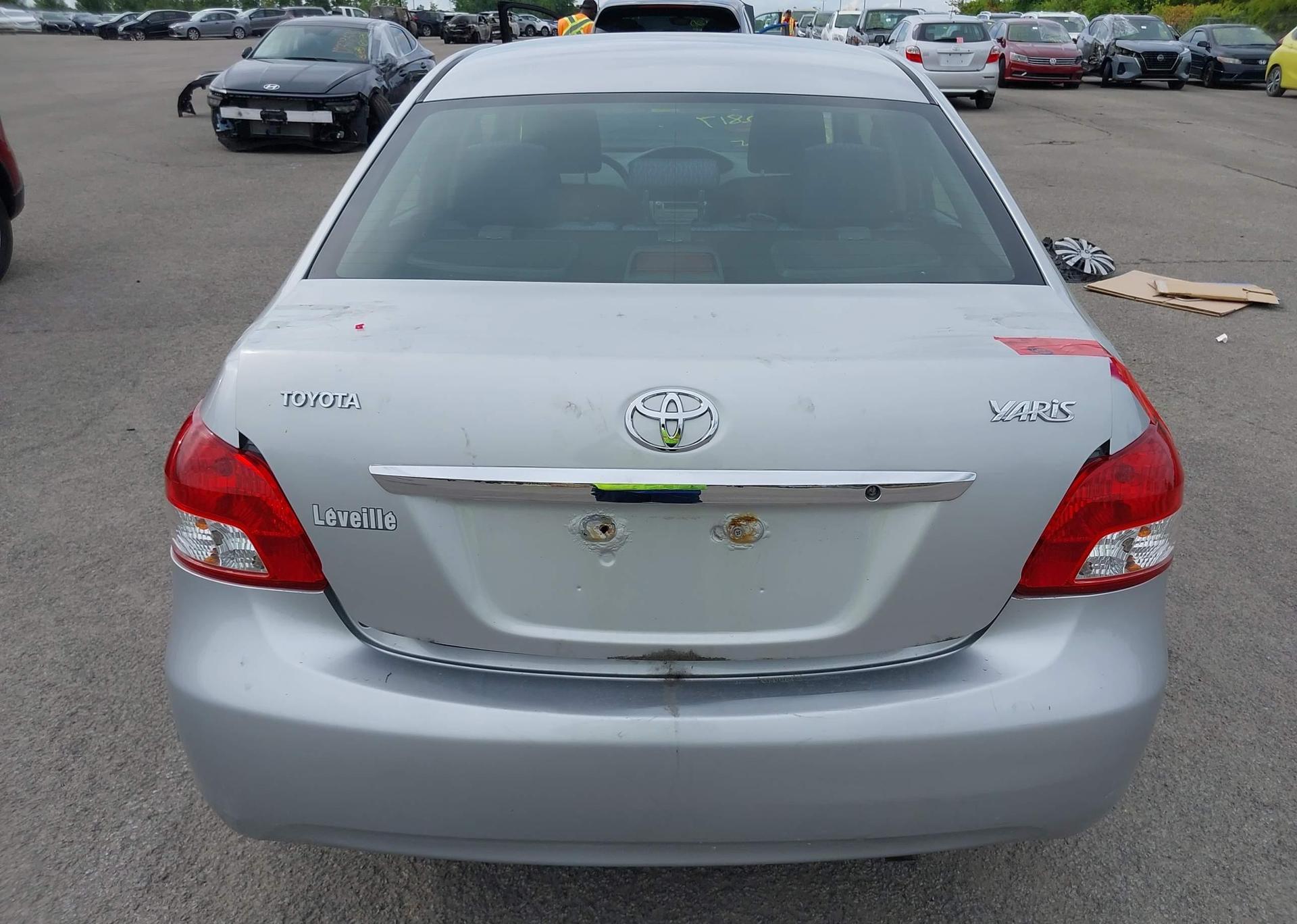 2011 TOYOTA YARIS