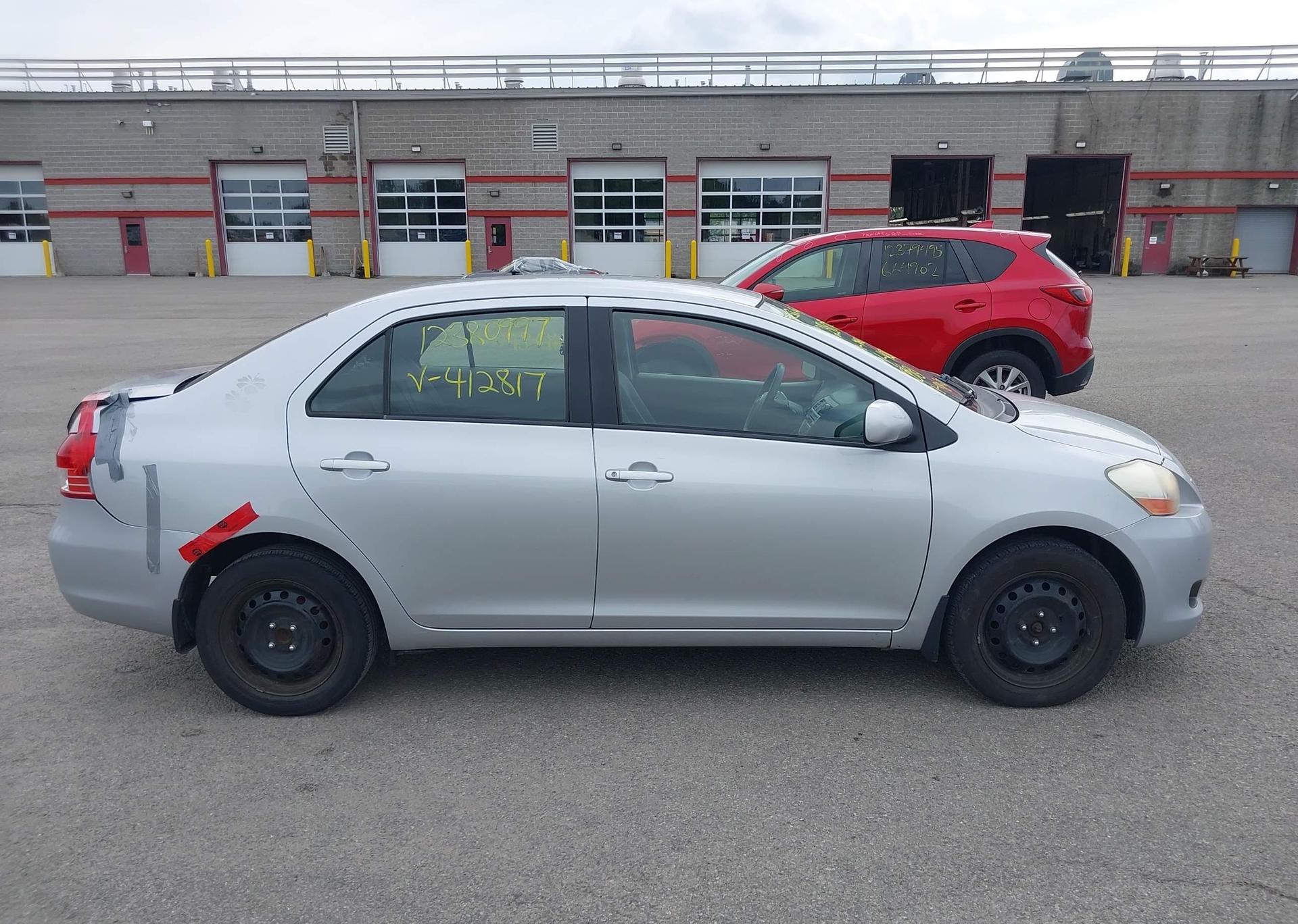 2011 TOYOTA YARIS