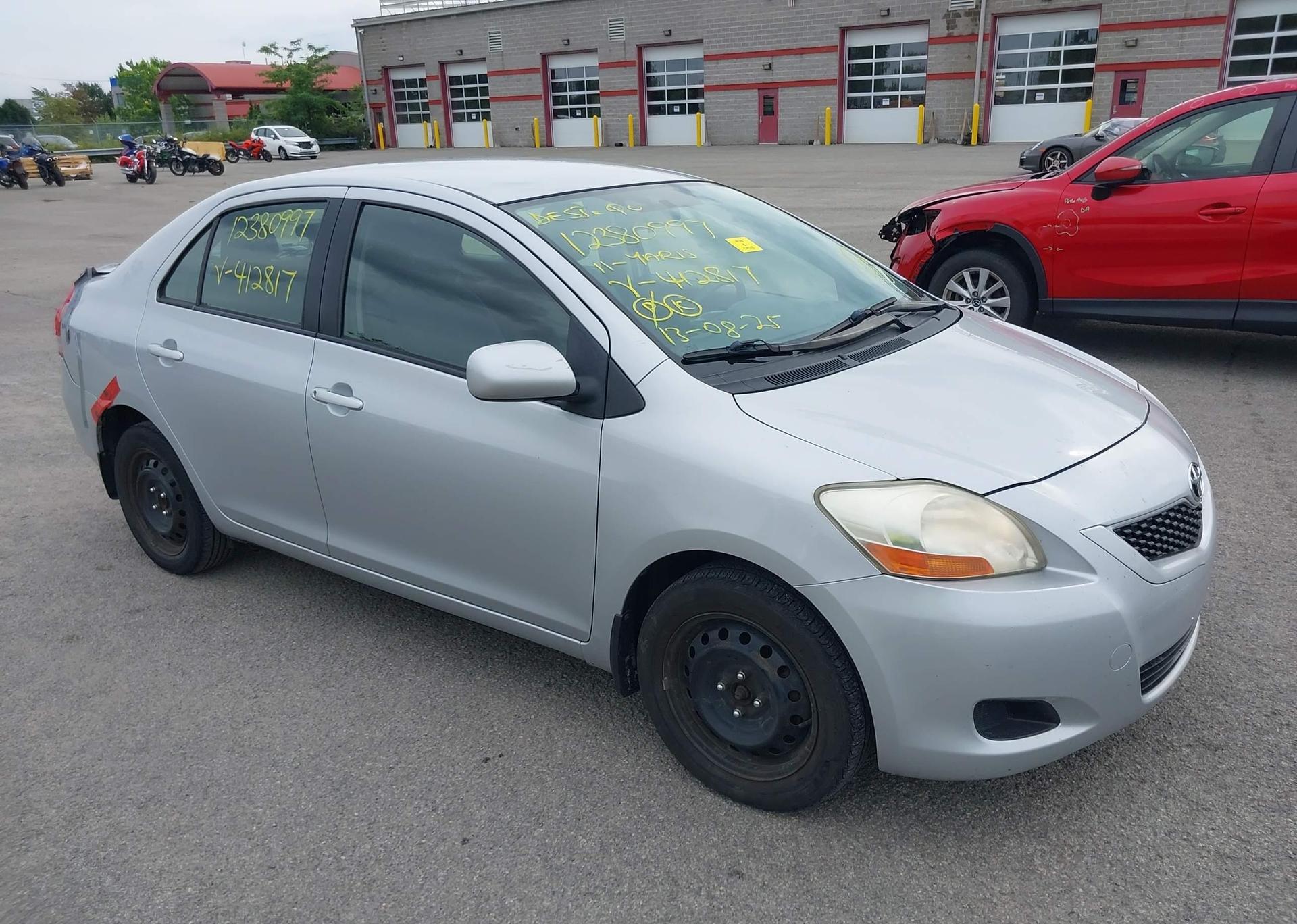 2011 TOYOTA YARIS