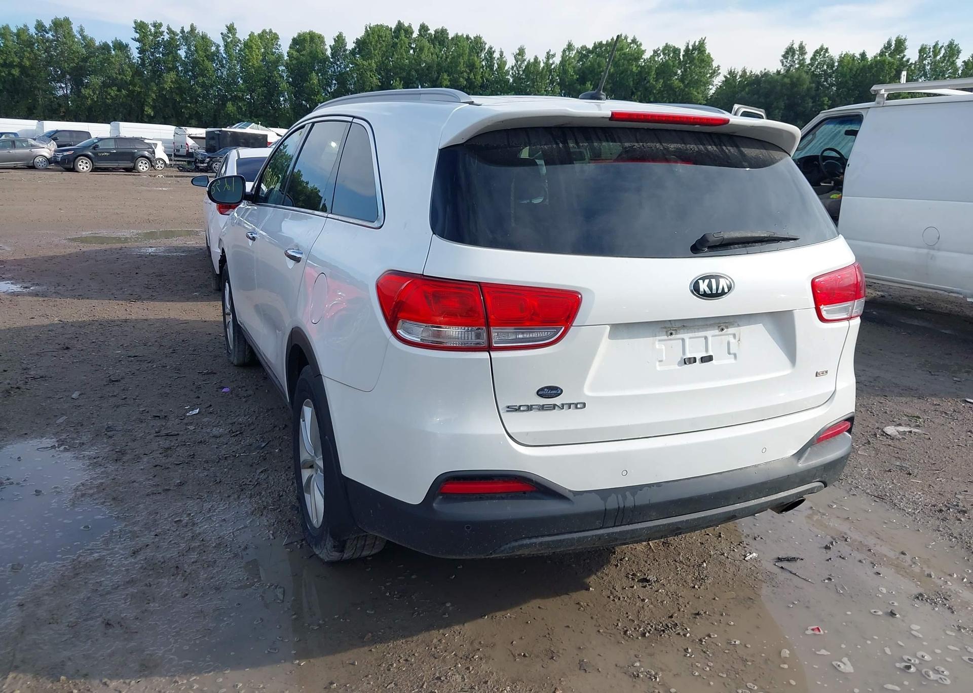 2016 KIA SORENTO LX