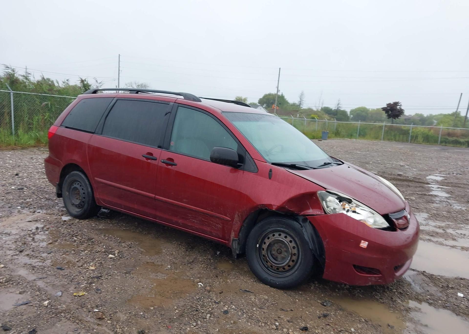 2010 TOYOTA SIENNA CE