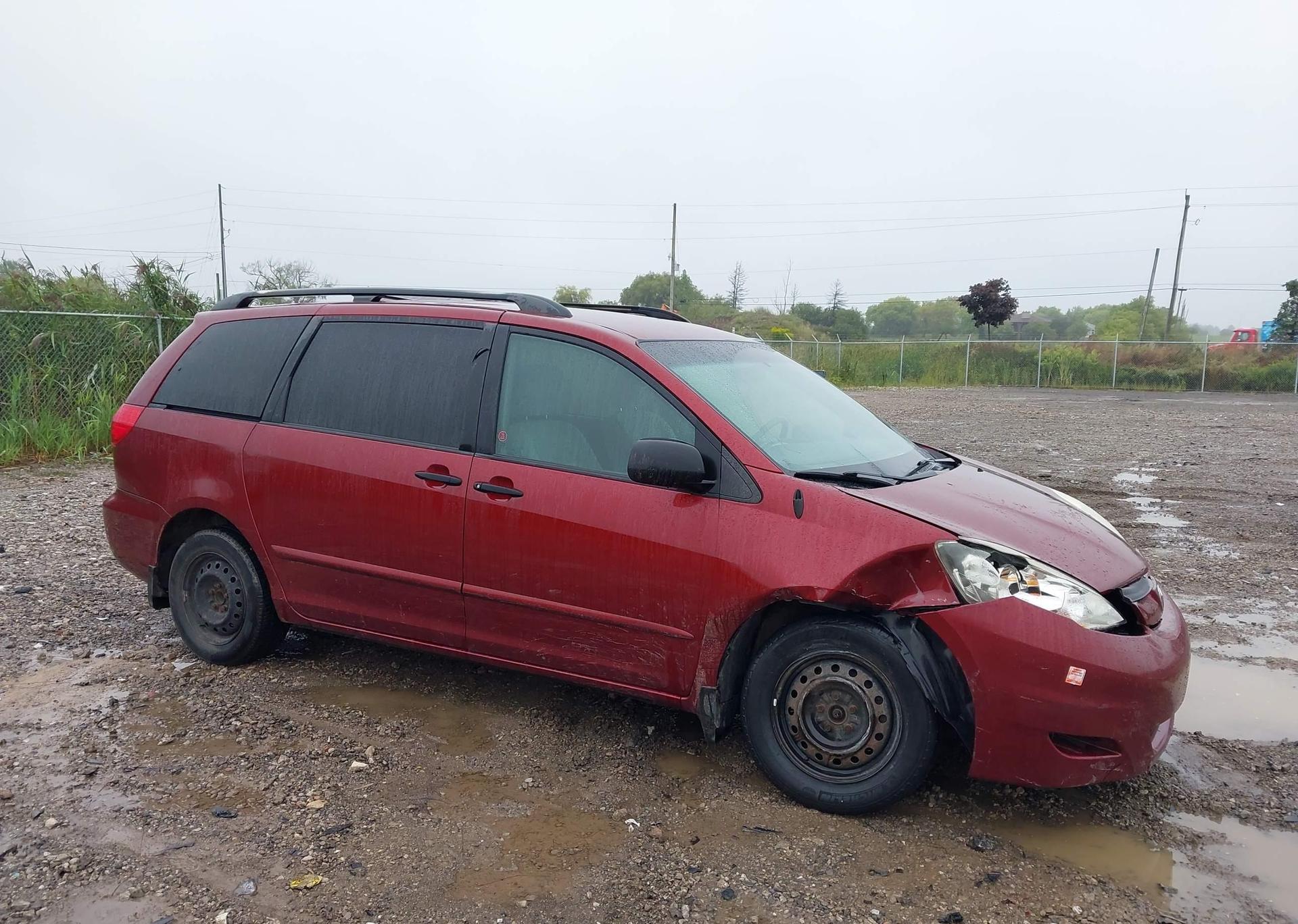 2010 TOYOTA SIENNA CE