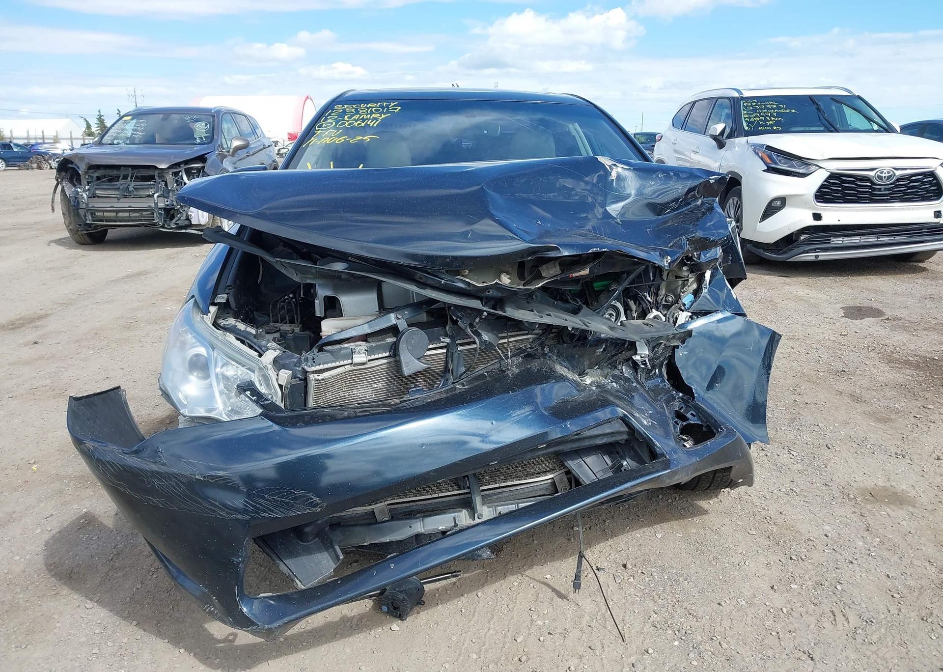 2012 TOYOTA CAMRY XLE V6
