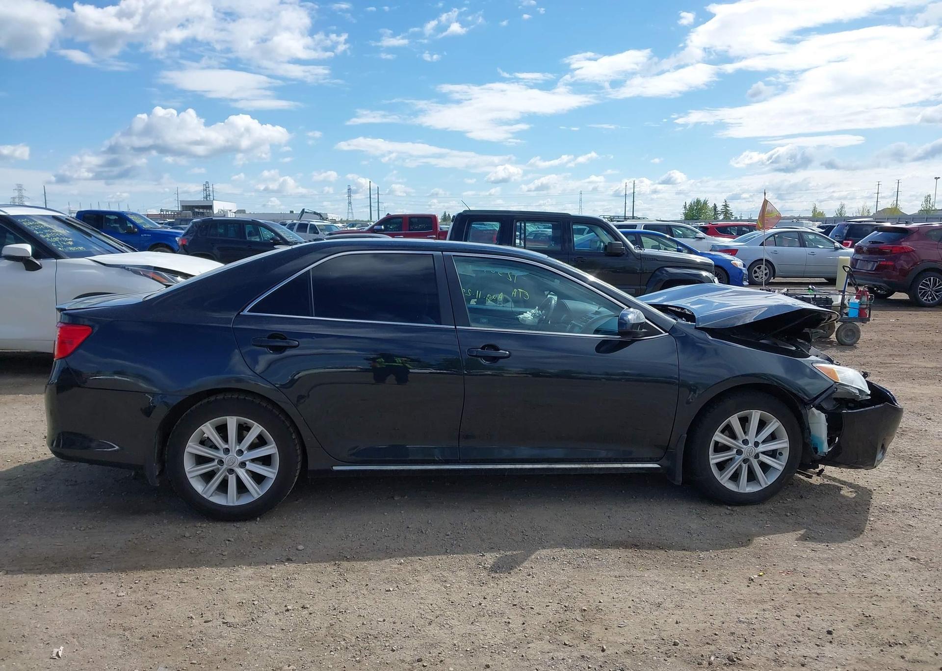 2012 TOYOTA CAMRY XLE V6