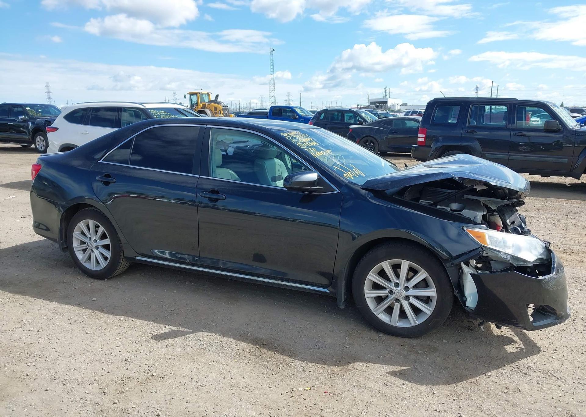 2012 TOYOTA CAMRY XLE V6