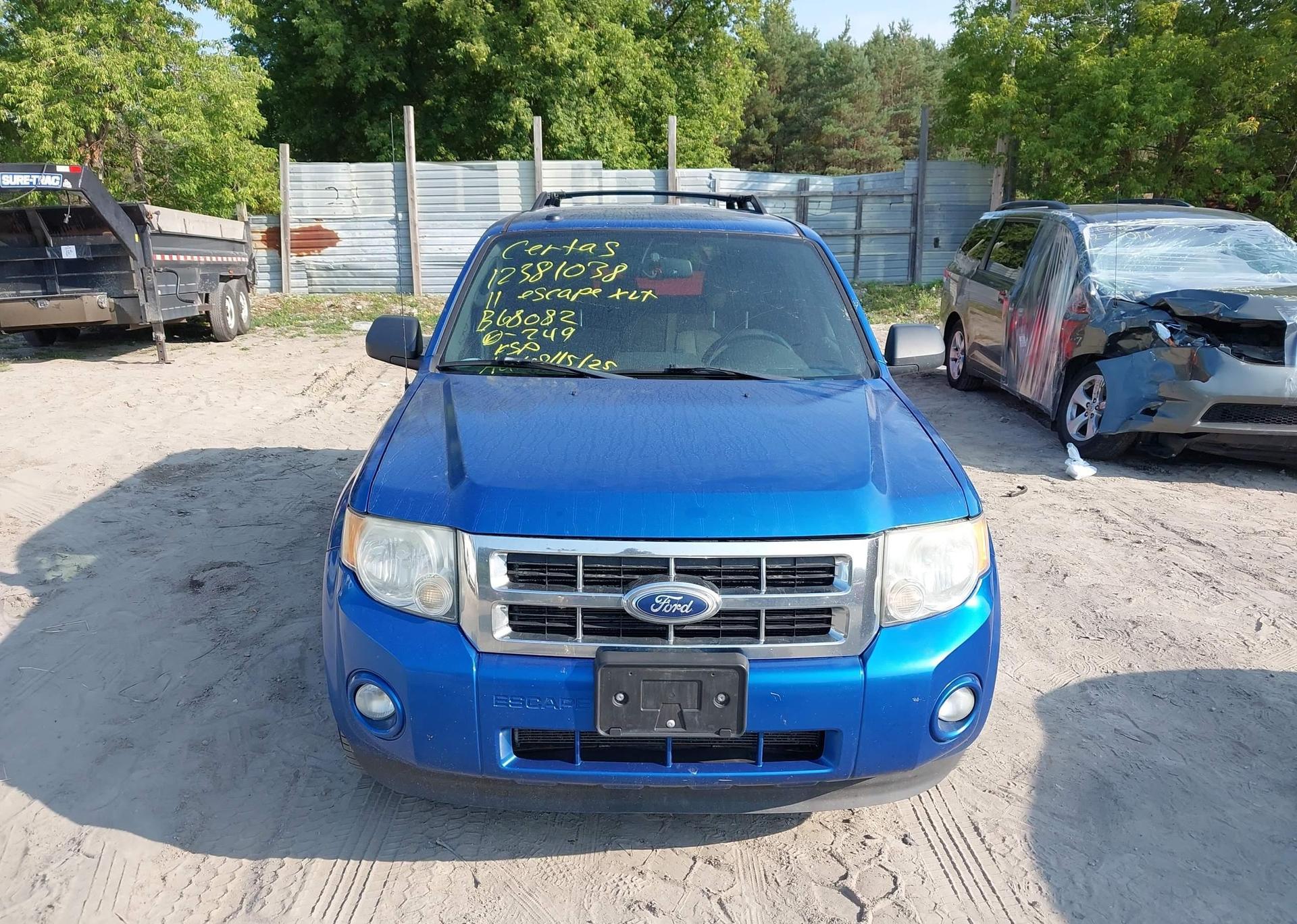 2011 FORD ESCAPE XLT