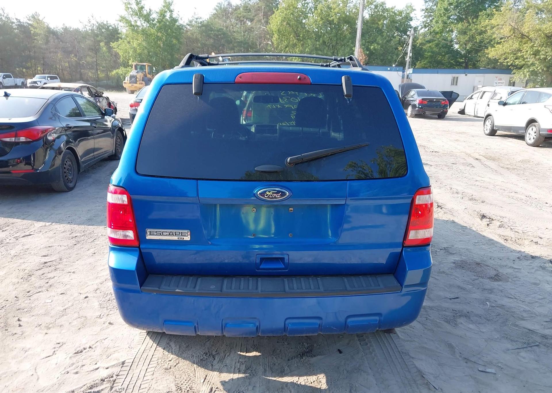 2011 FORD ESCAPE XLT