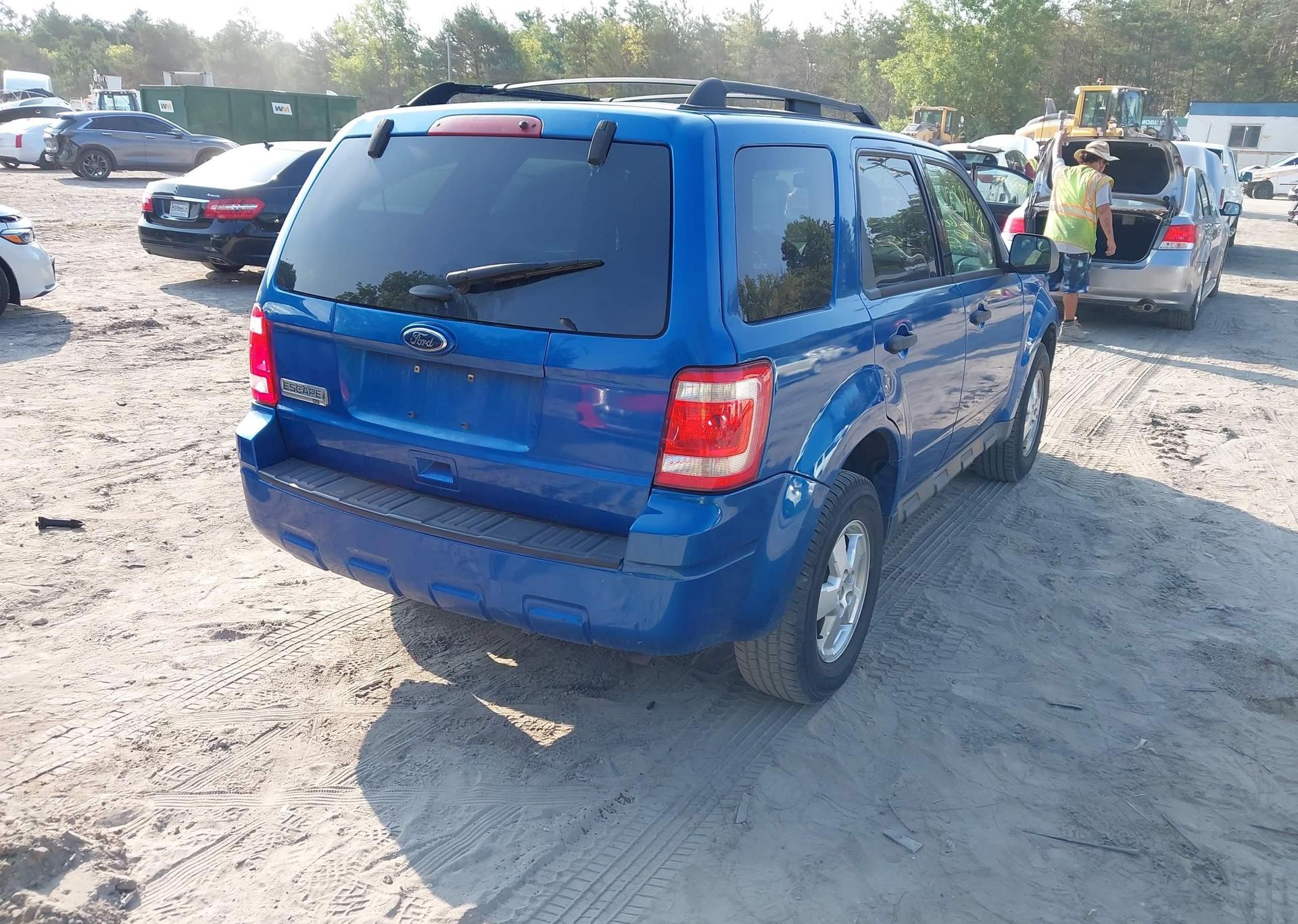 2011 FORD ESCAPE XLT