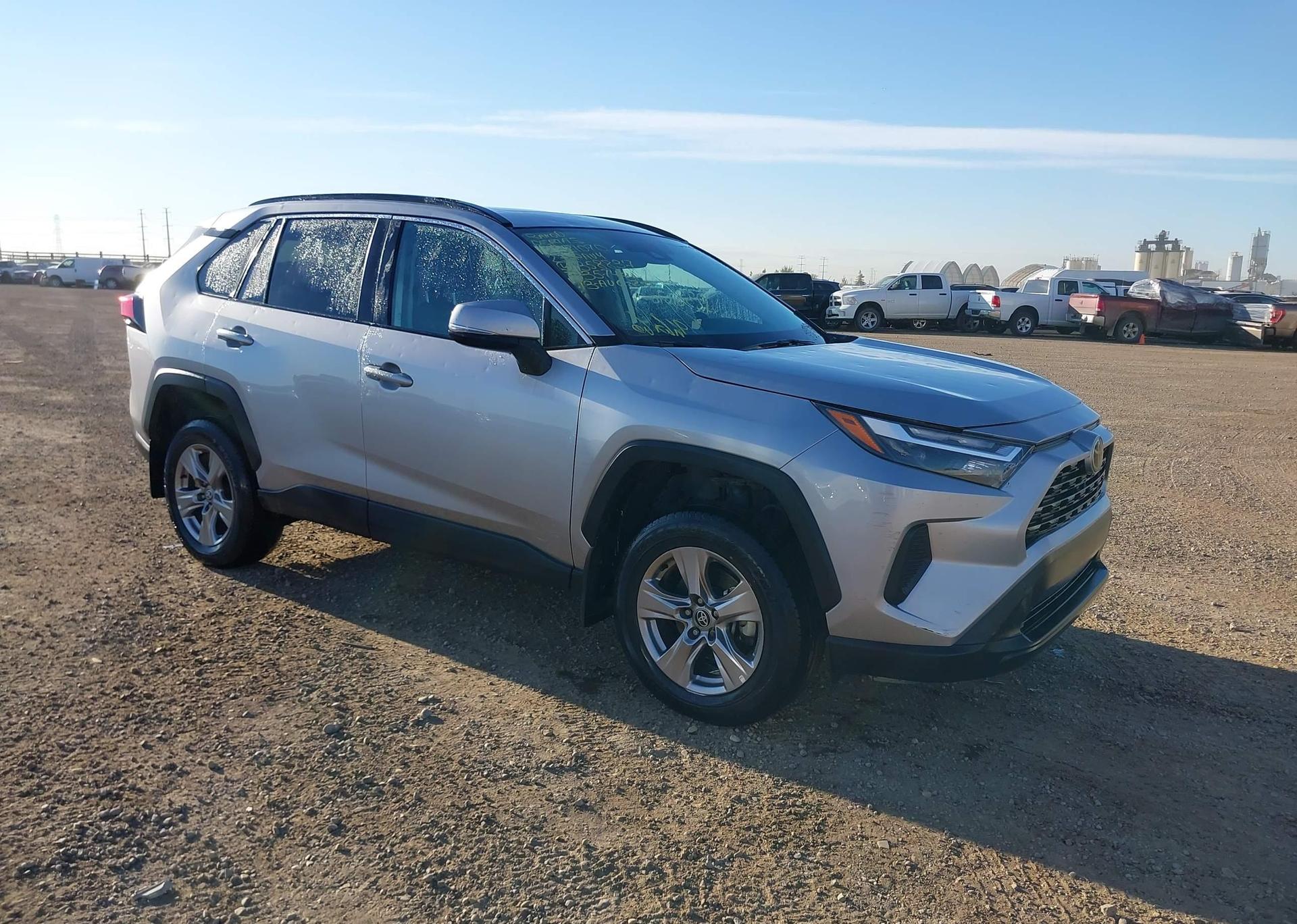 2023 TOYOTA RAV4 XLE