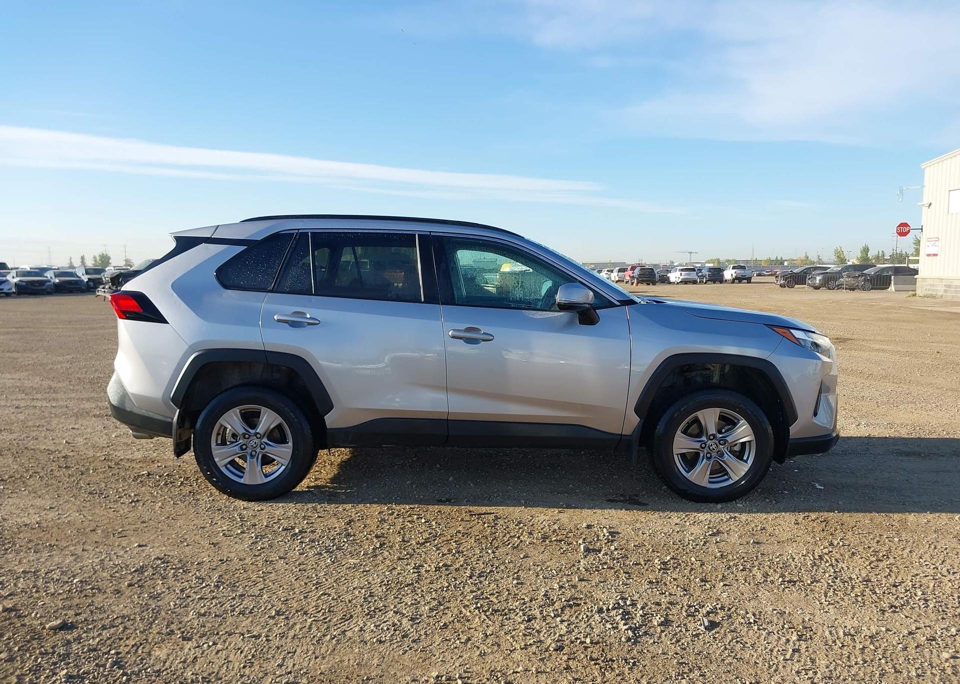 2023 TOYOTA RAV4 XLE