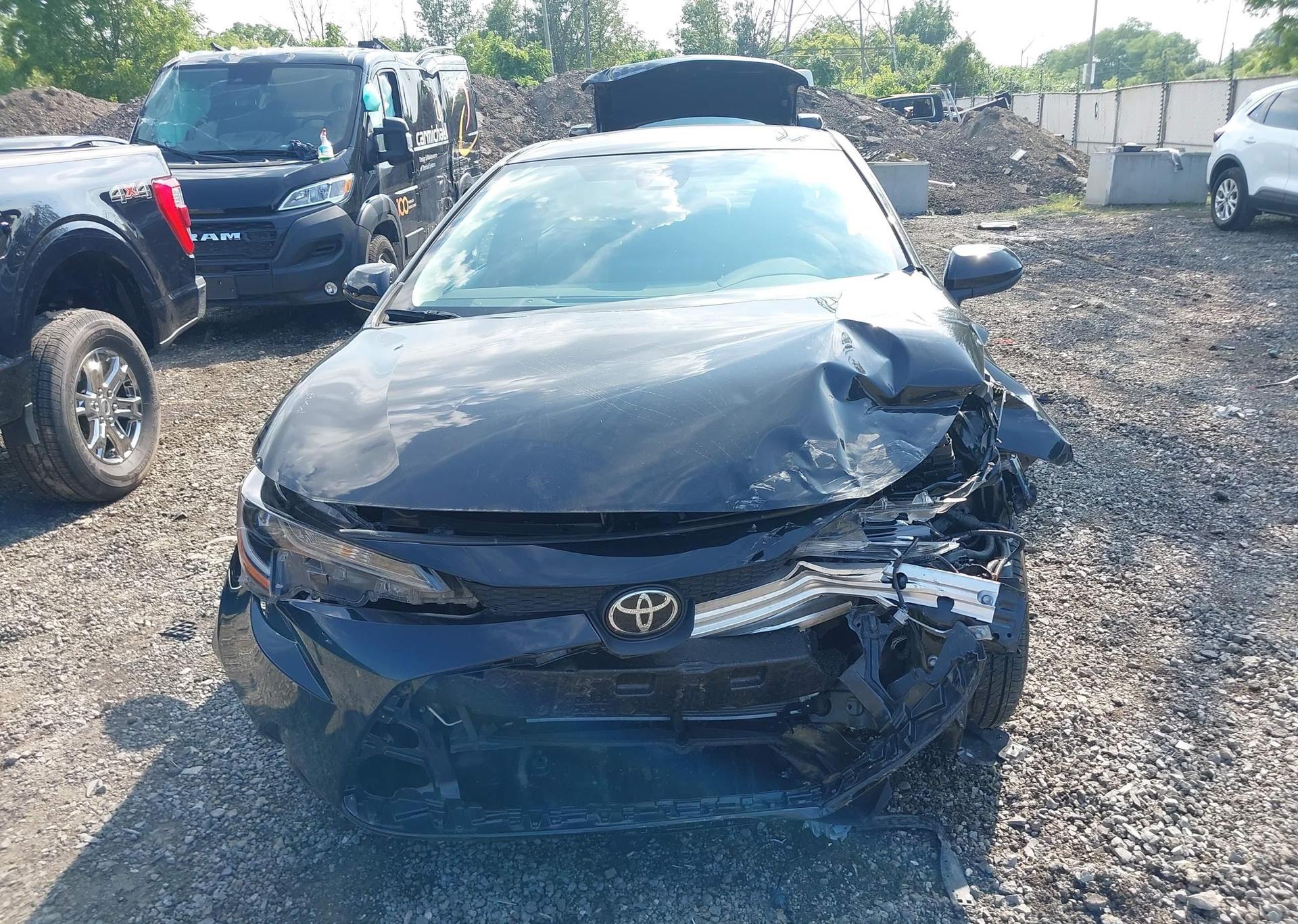 2022 TOYOTA COROLLA LE