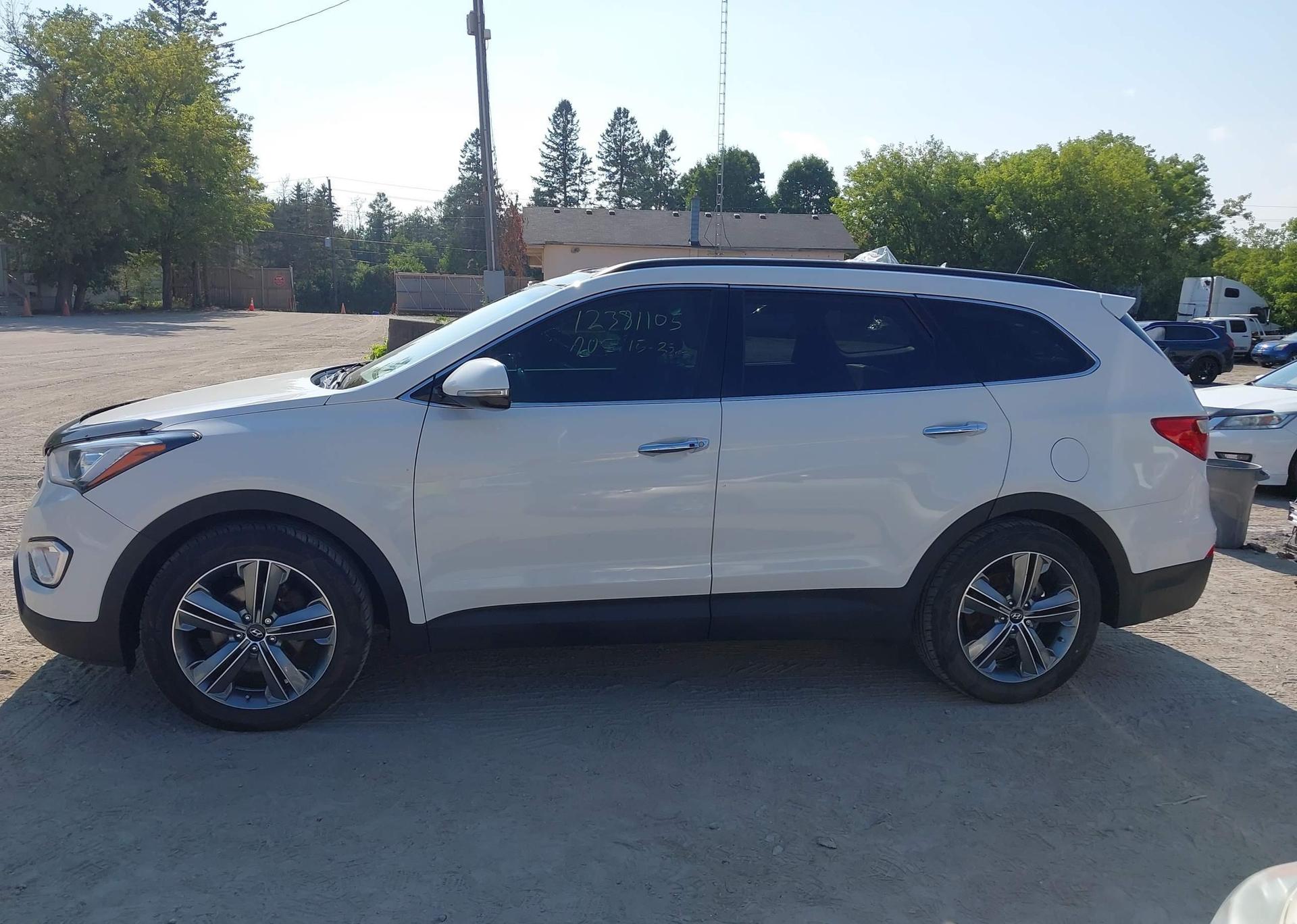 2016 HYUNDAI SANTA FE SE