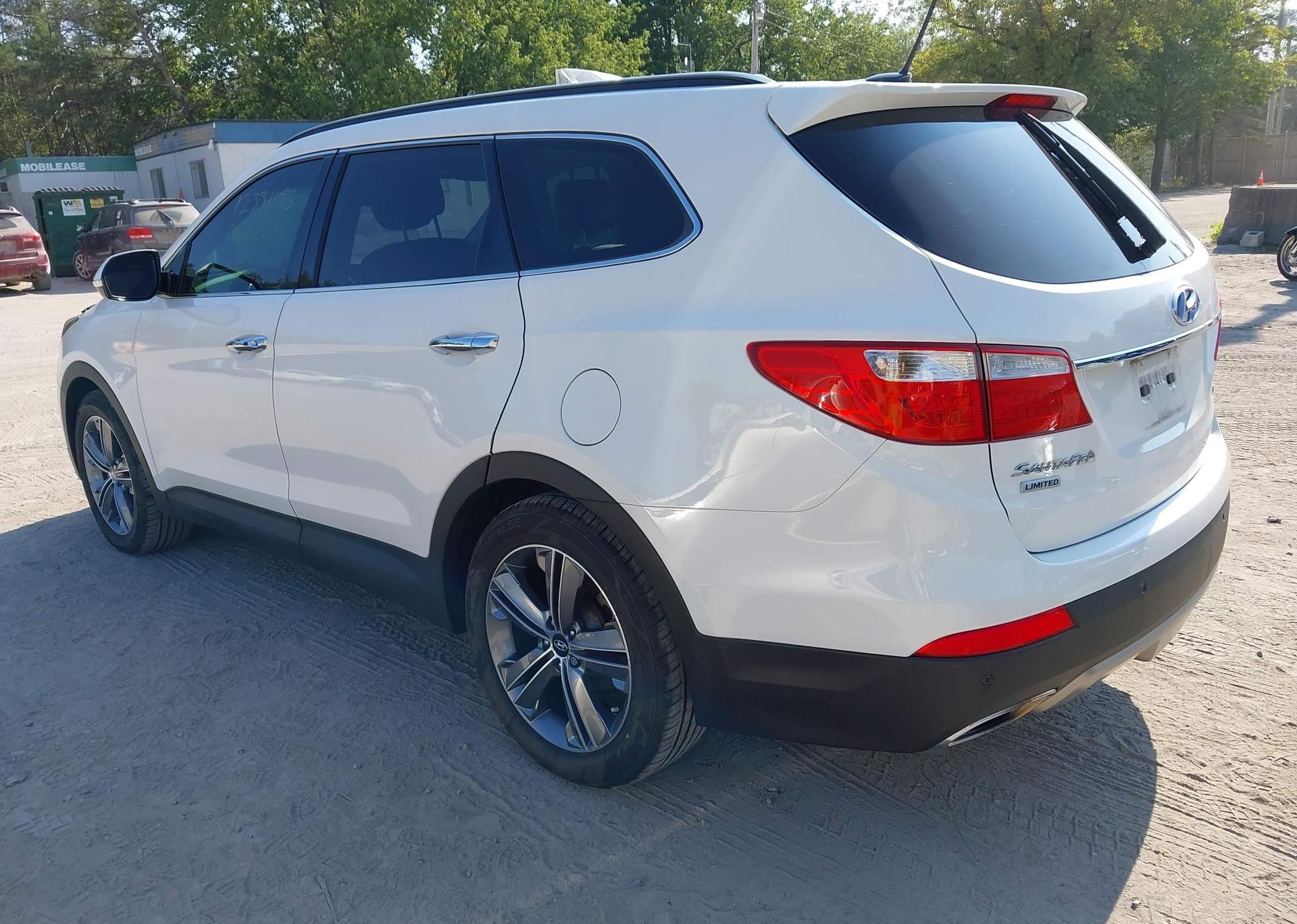 2016 HYUNDAI SANTA FE SE