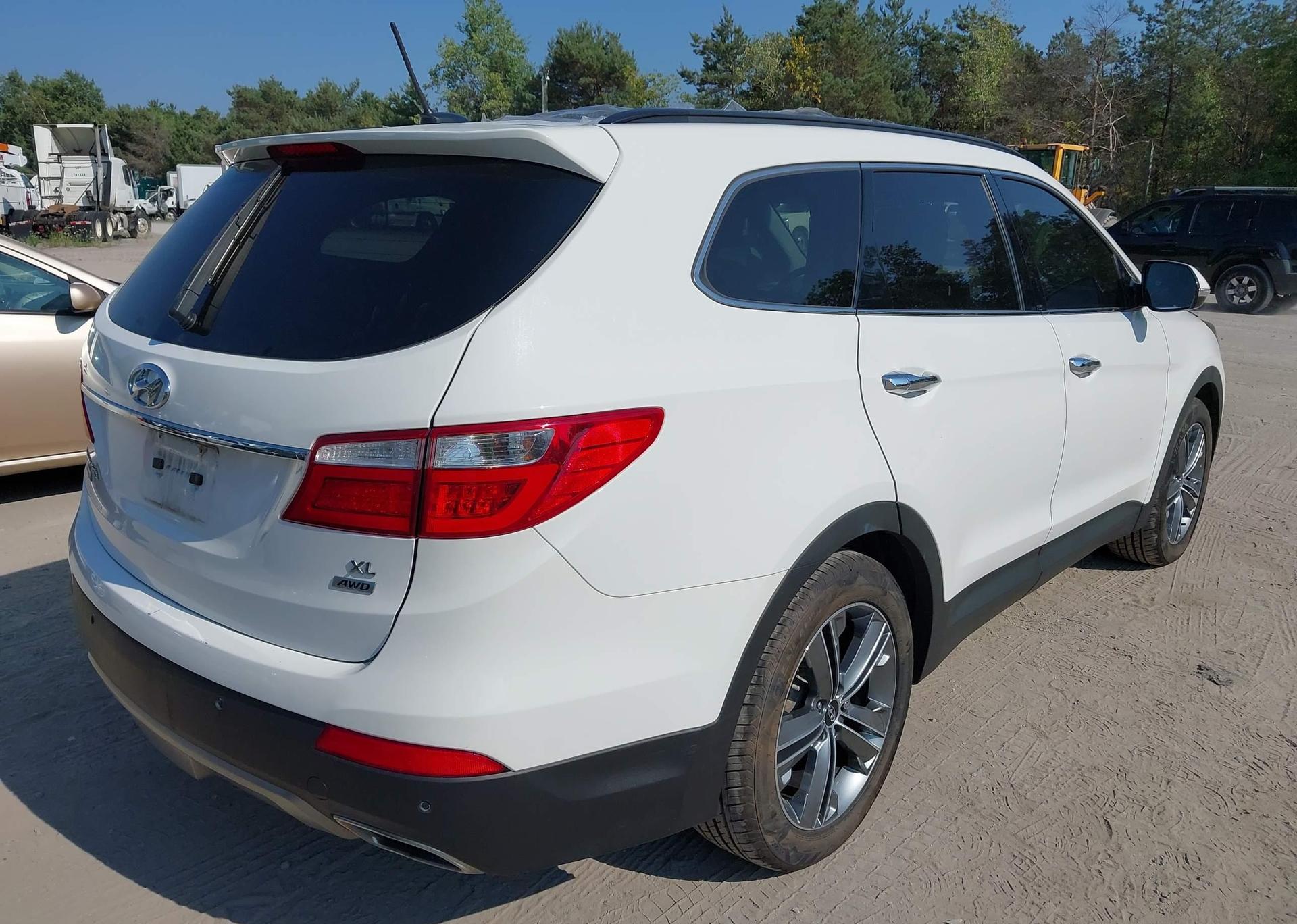 2016 HYUNDAI SANTA FE SE