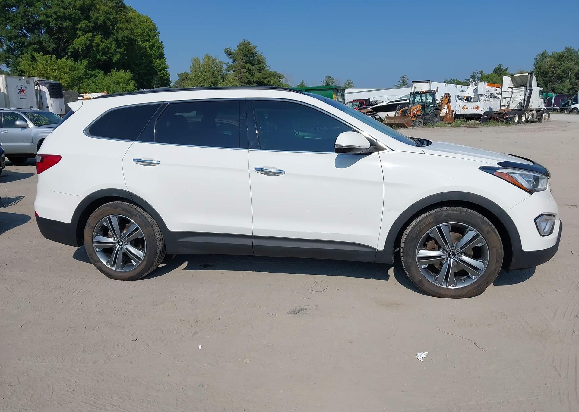 2016 HYUNDAI SANTA FE SE