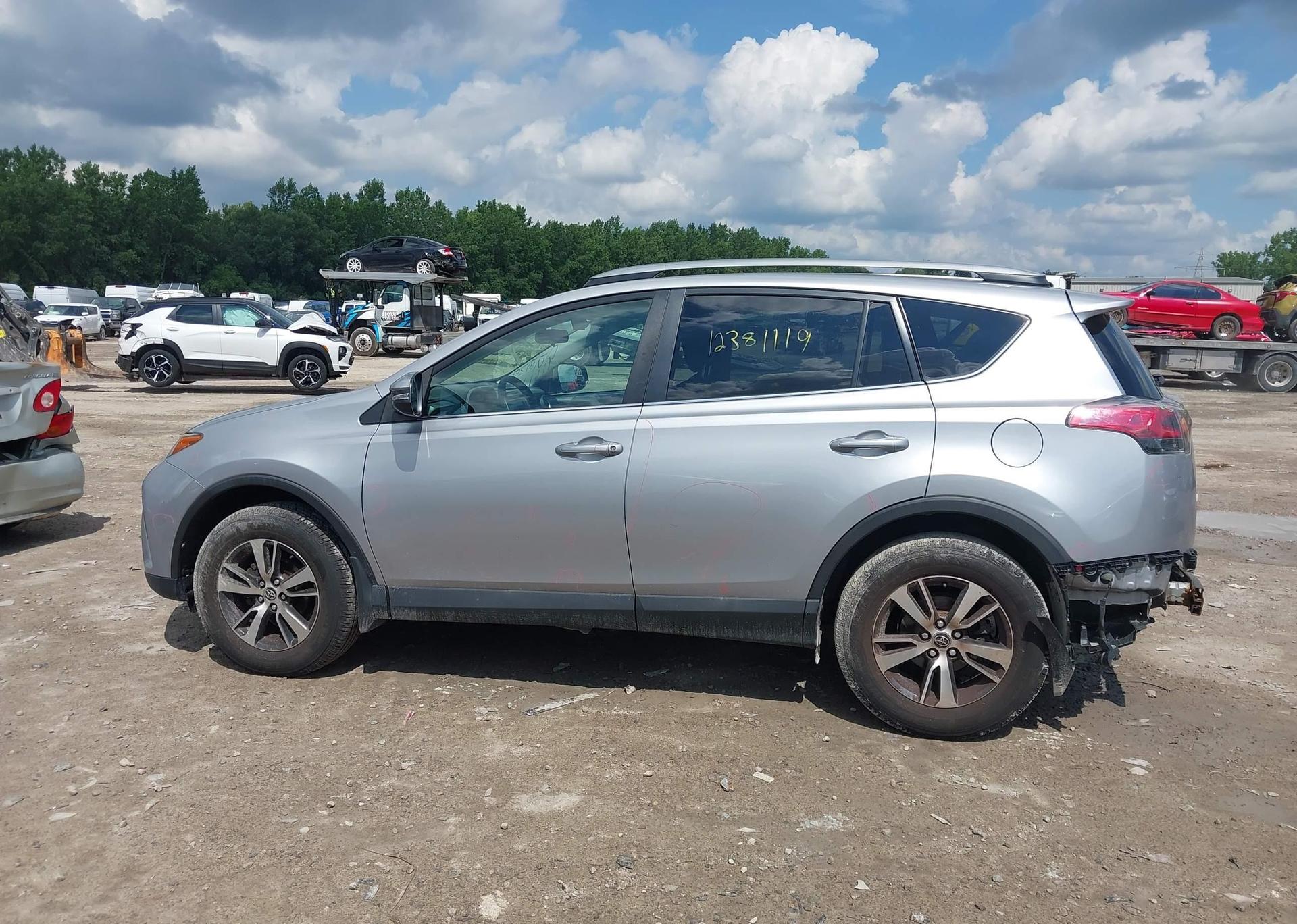 2018 TOYOTA RAV4 LE
