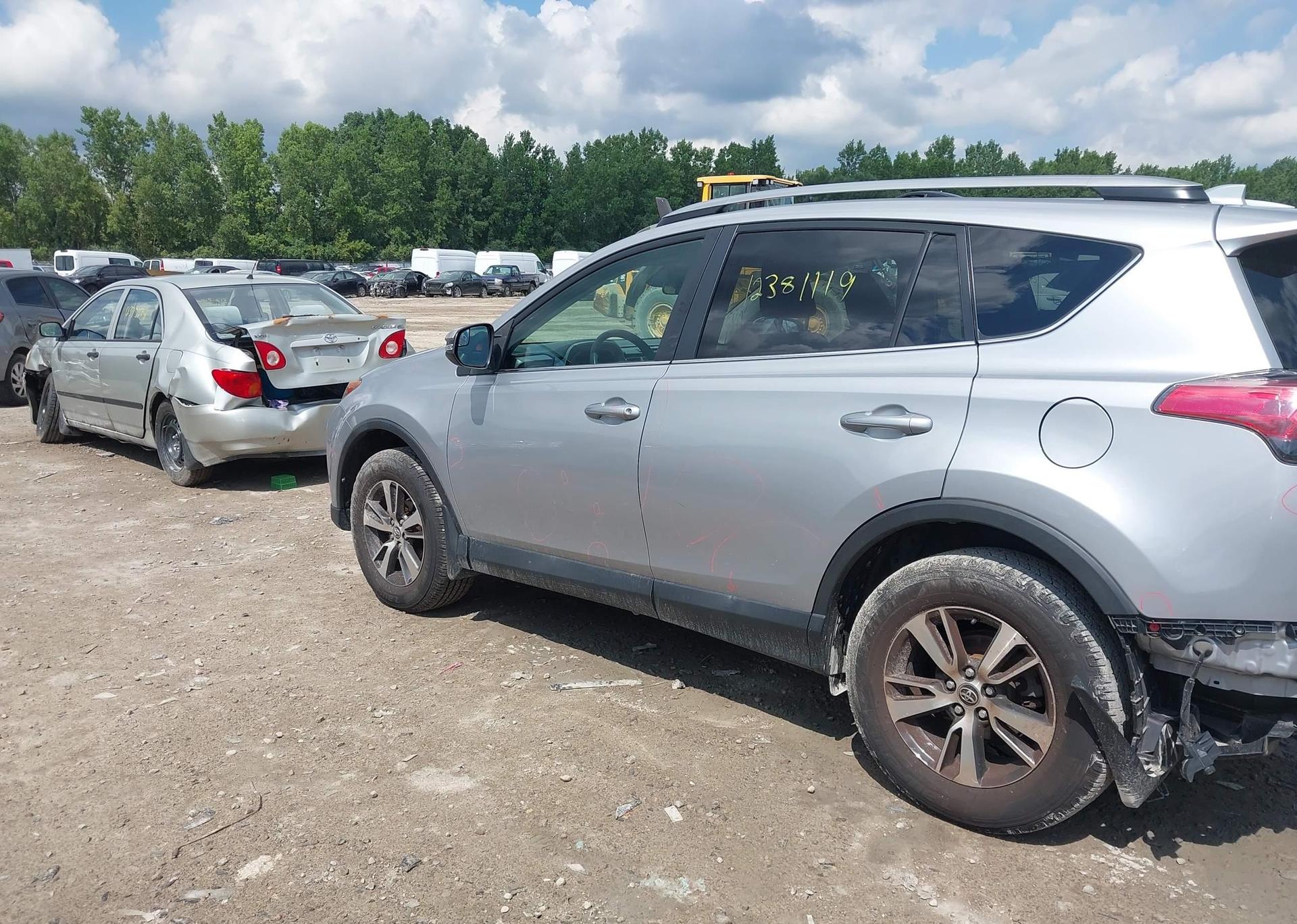 2018 TOYOTA RAV4 LE