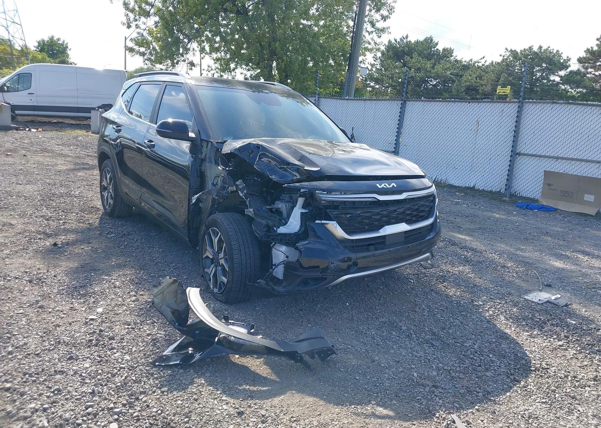 2023 KIA SELTOS EX