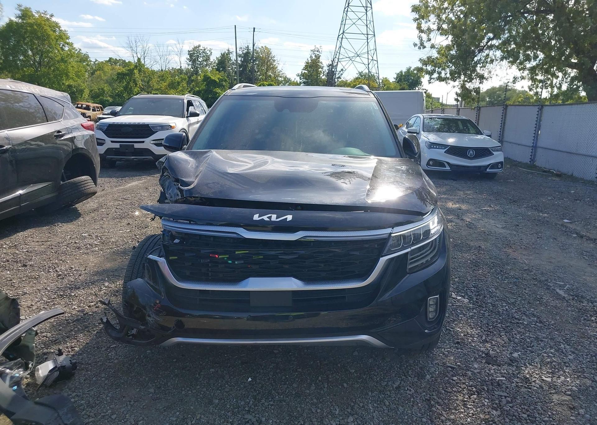 2023 KIA SELTOS EX