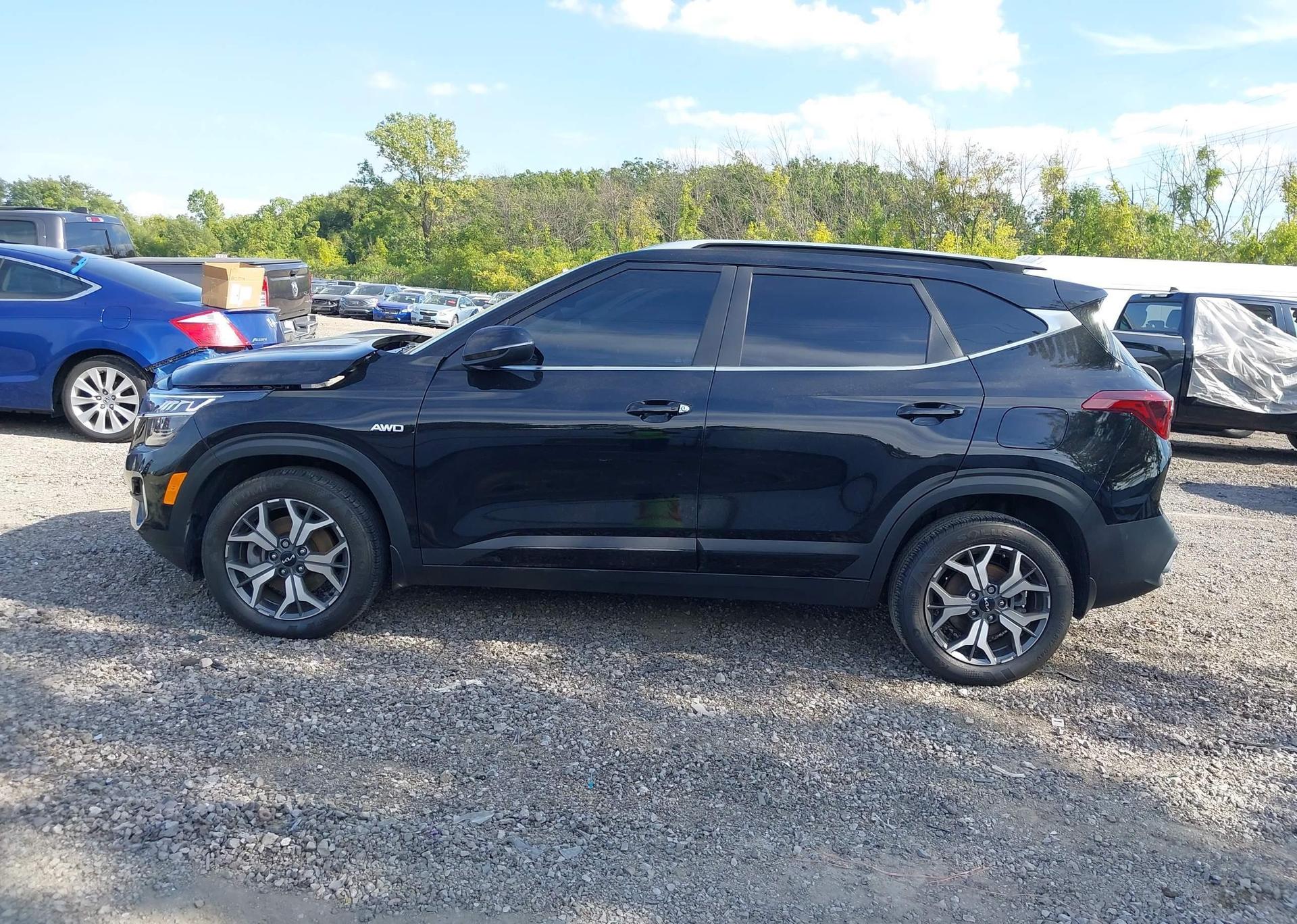 2023 KIA SELTOS EX