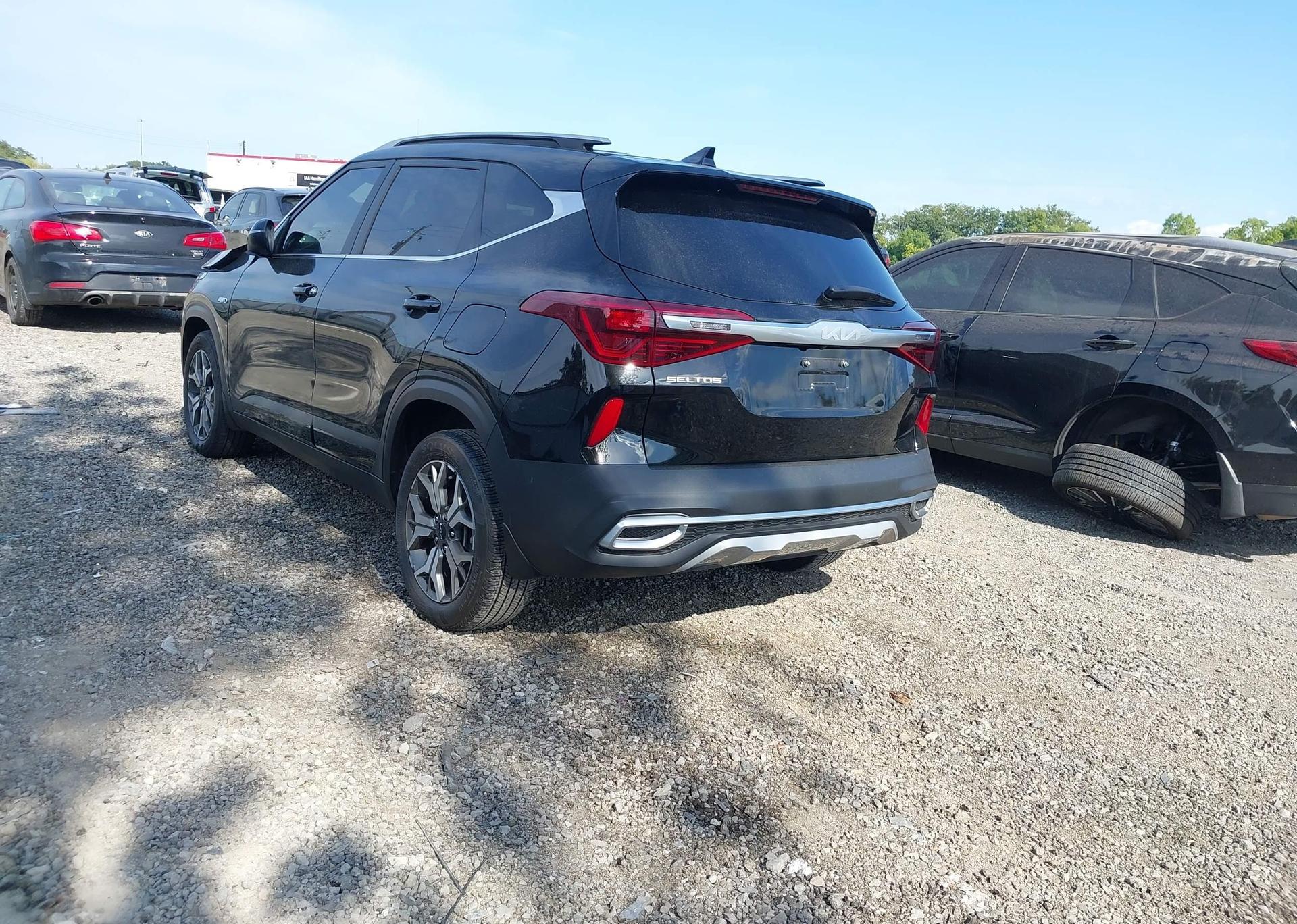 2023 KIA SELTOS EX