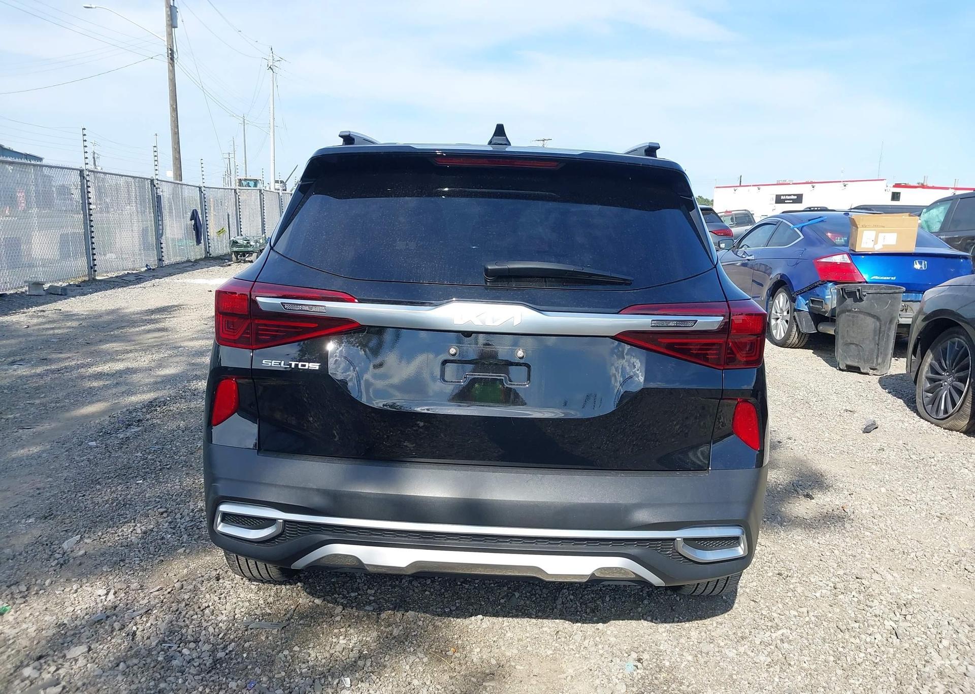 2023 KIA SELTOS EX
