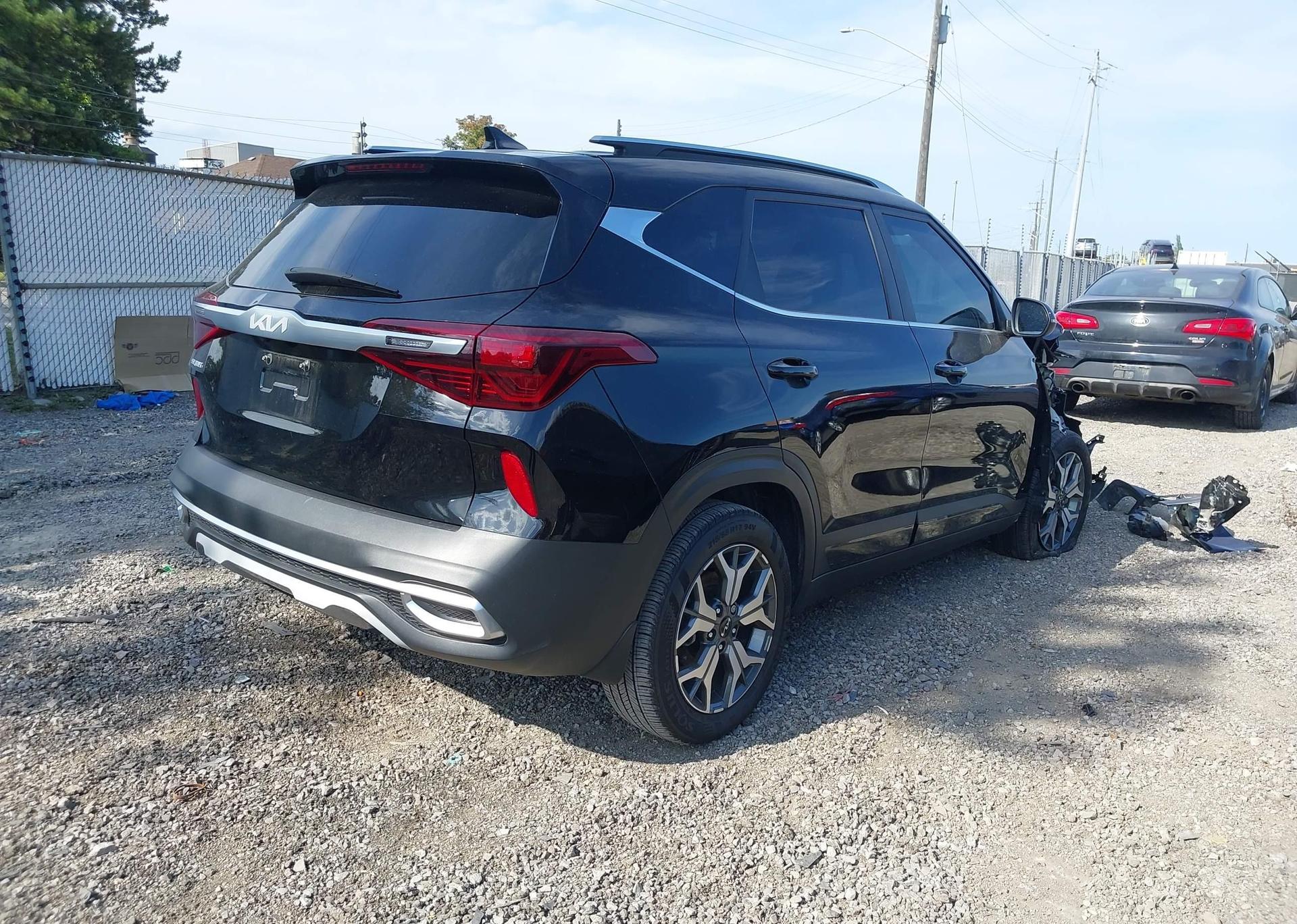 2023 KIA SELTOS EX