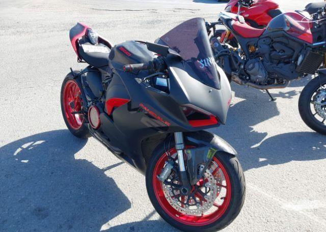 2022 DUCATI PANIGALE V2