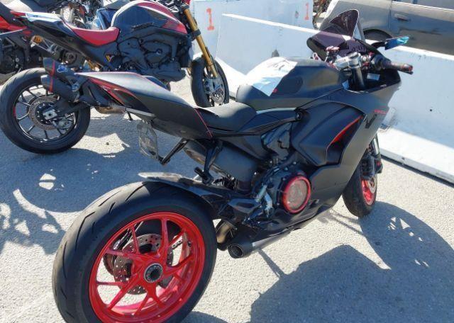 2022 DUCATI PANIGALE V2