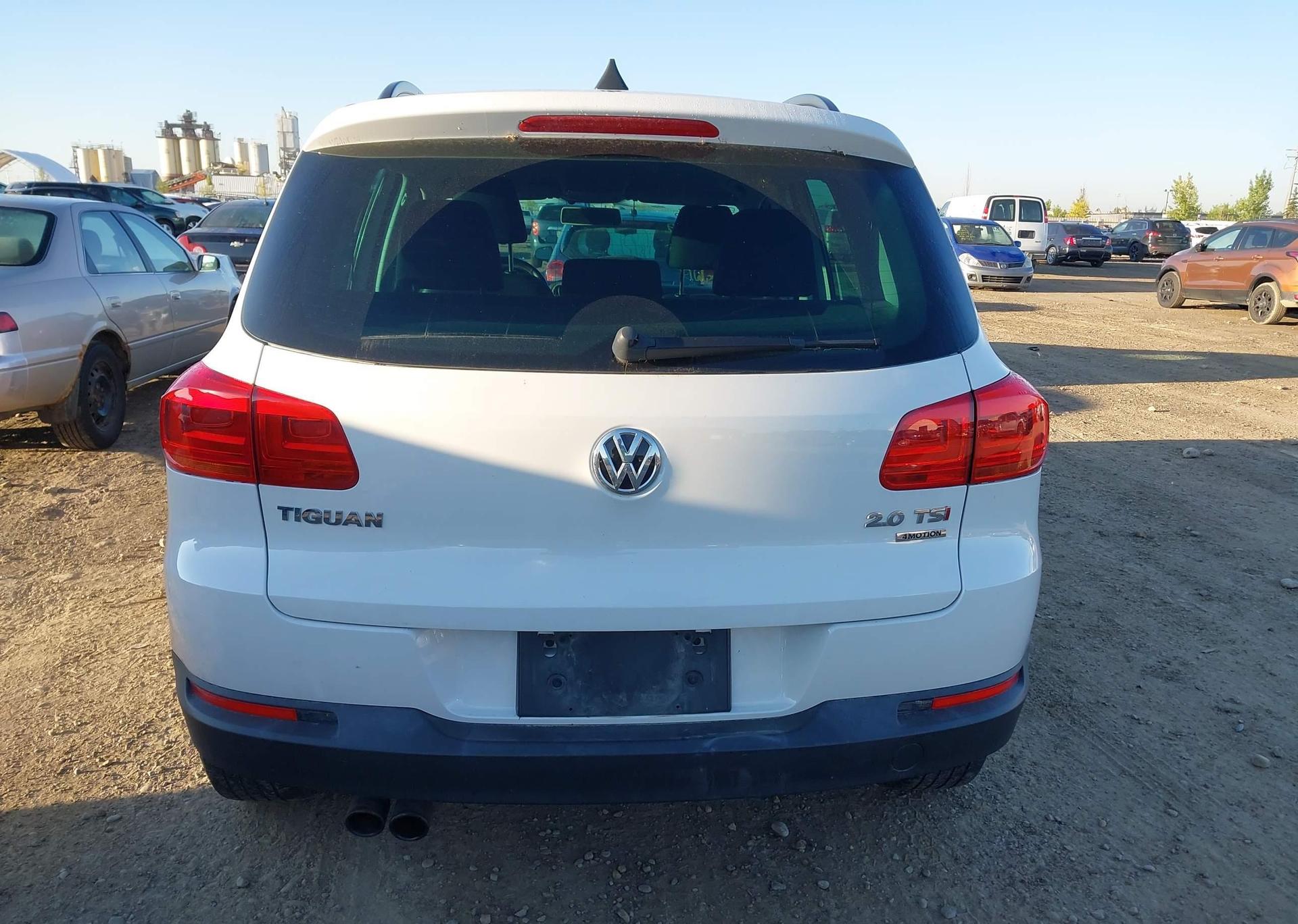2014 VOLKSWAGEN TIGUAN S