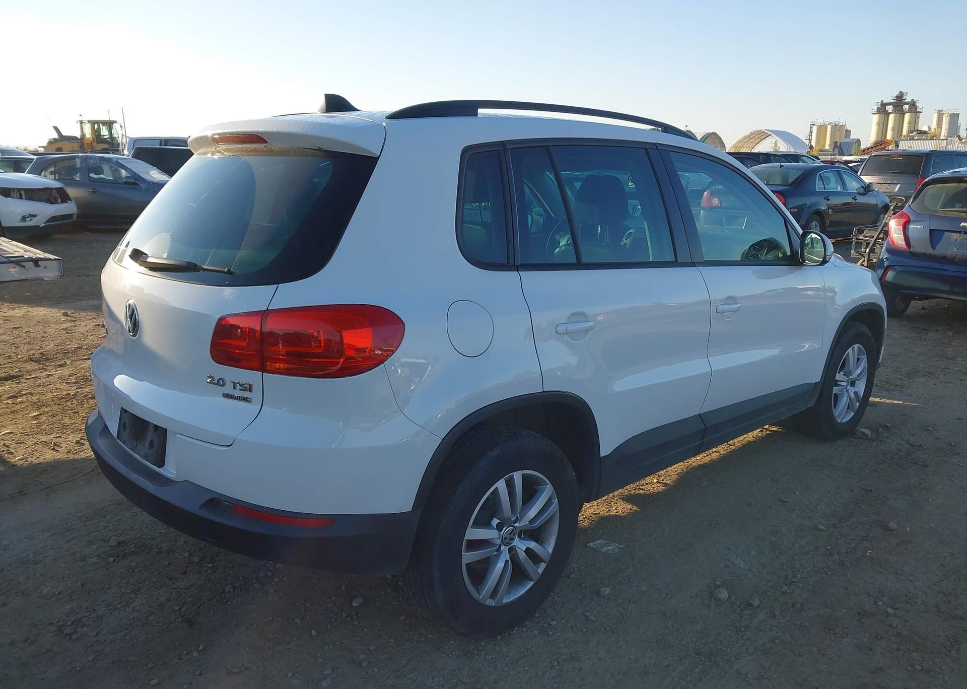 2014 VOLKSWAGEN TIGUAN S